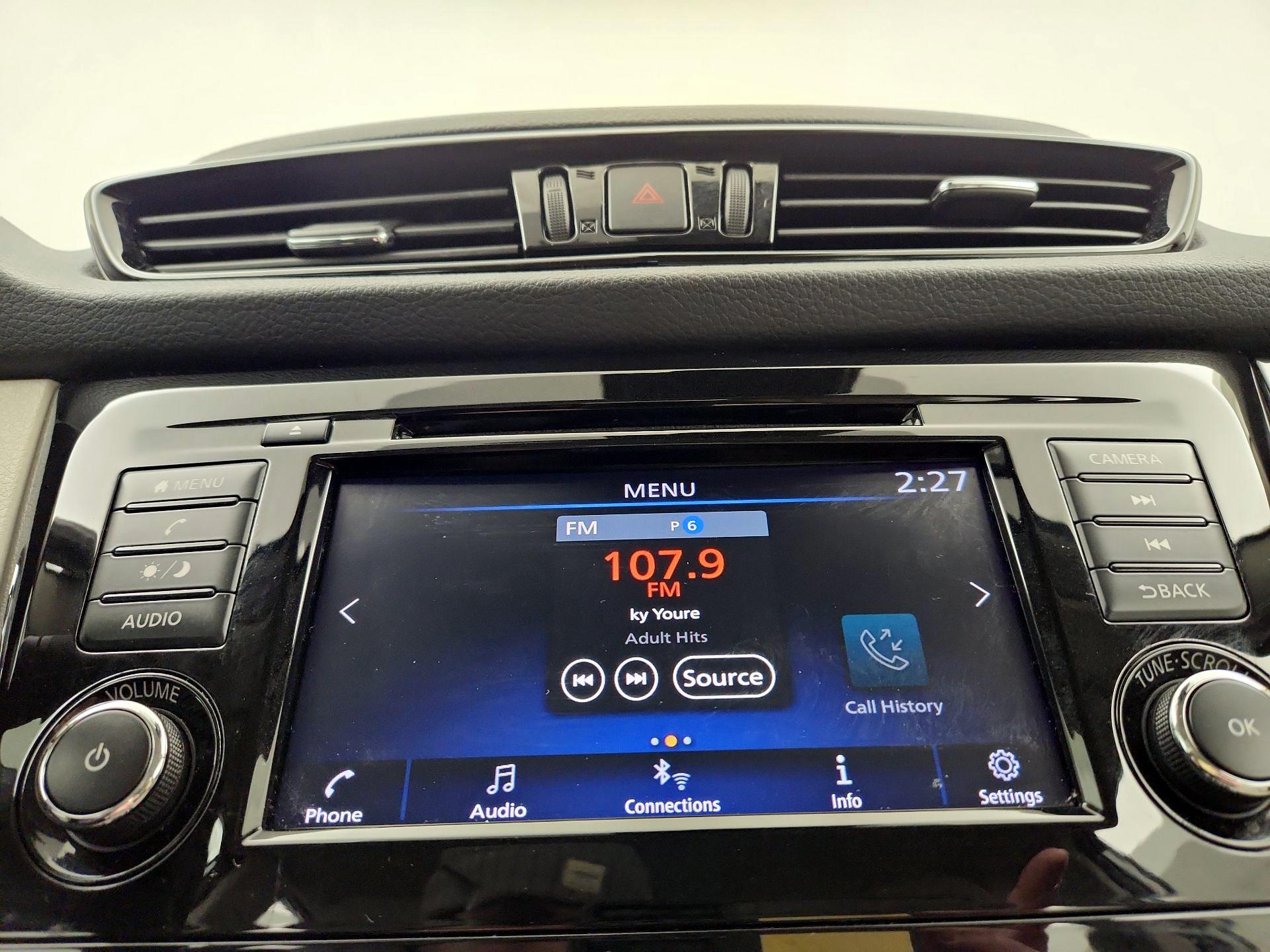 Thumbnail: 2022 Nissan Rogue Sport - 15