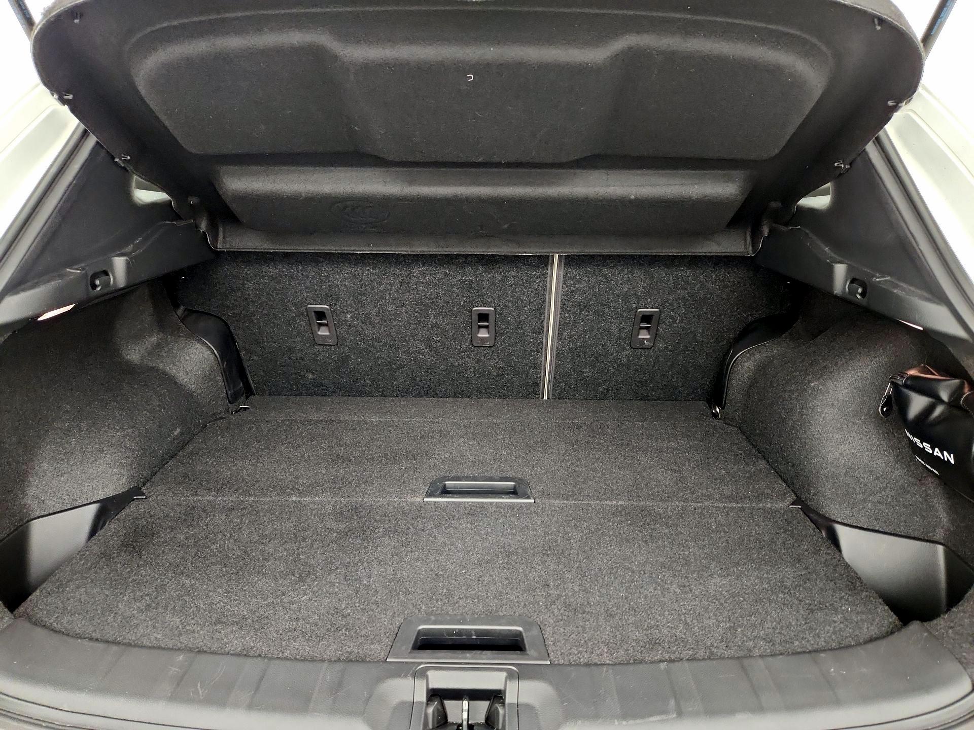 Thumbnail: 2022 Nissan Rogue Sport - 20