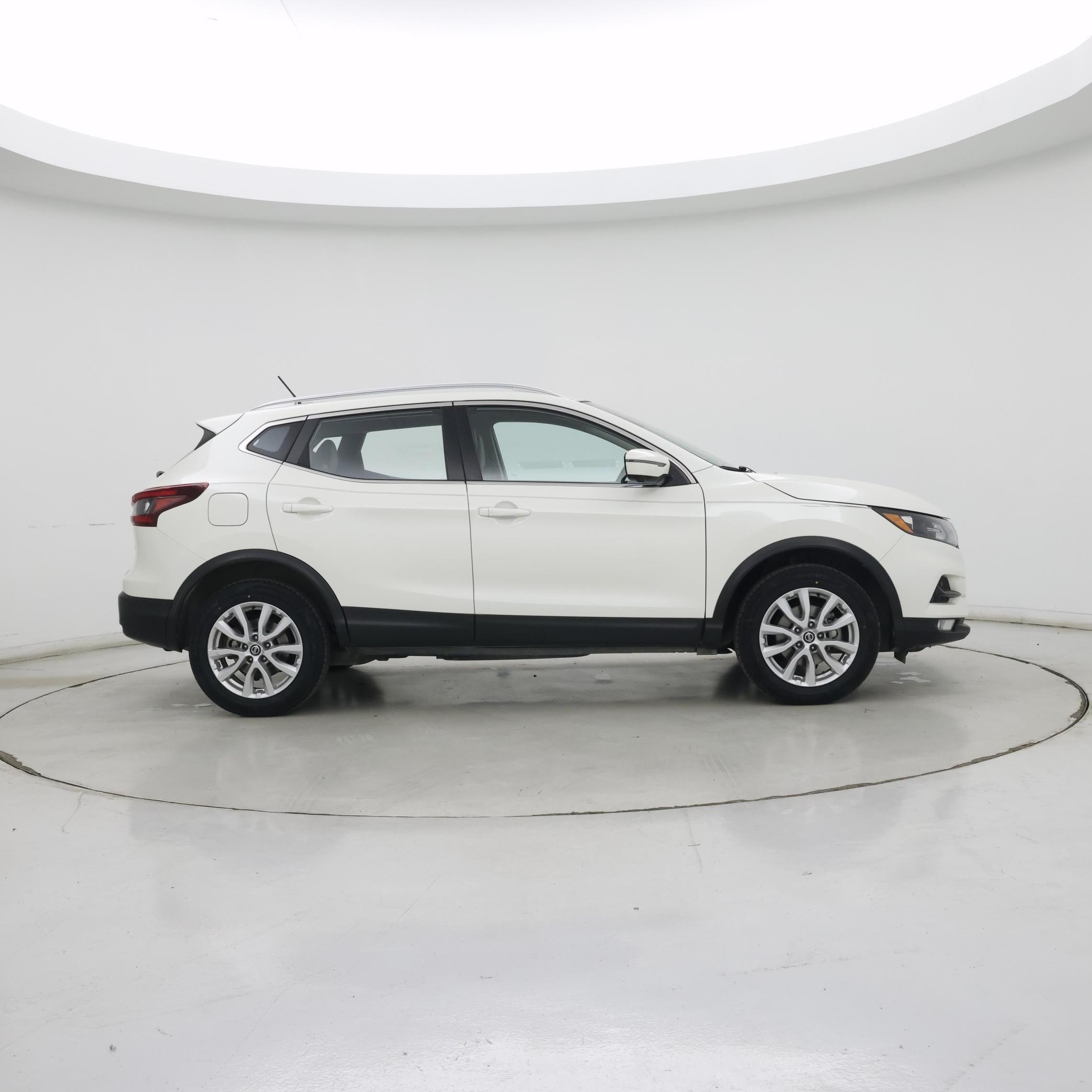 Thumbnail: 2022 Nissan Rogue Sport - 7