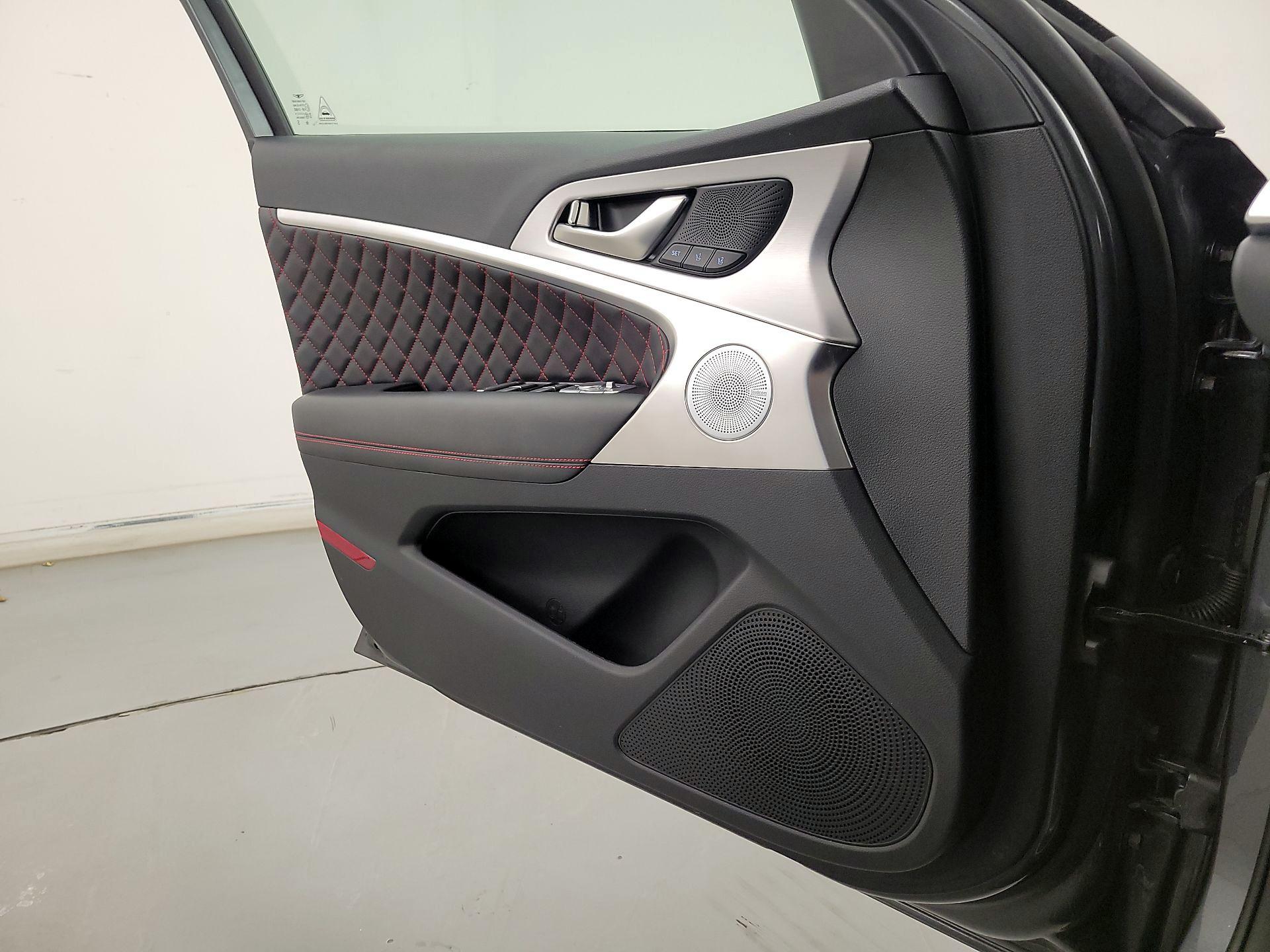 Thumbnail: 2019 Genesis G70 - 12