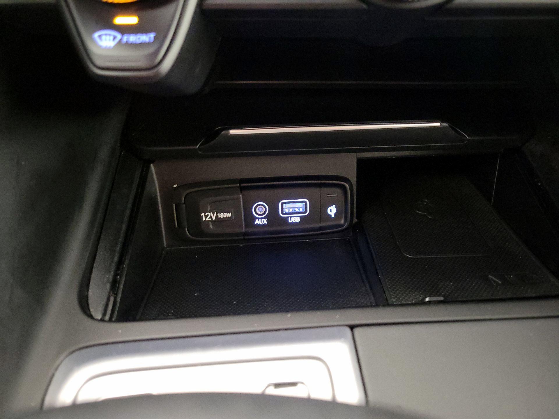 Thumbnail: 2019 Genesis G70 - 19