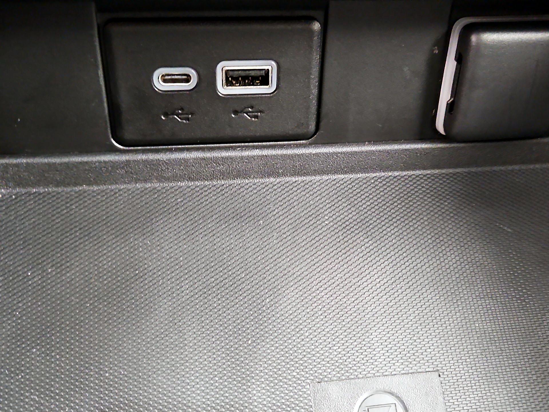 Thumbnail: 2022 Chevrolet Tahoe - 18