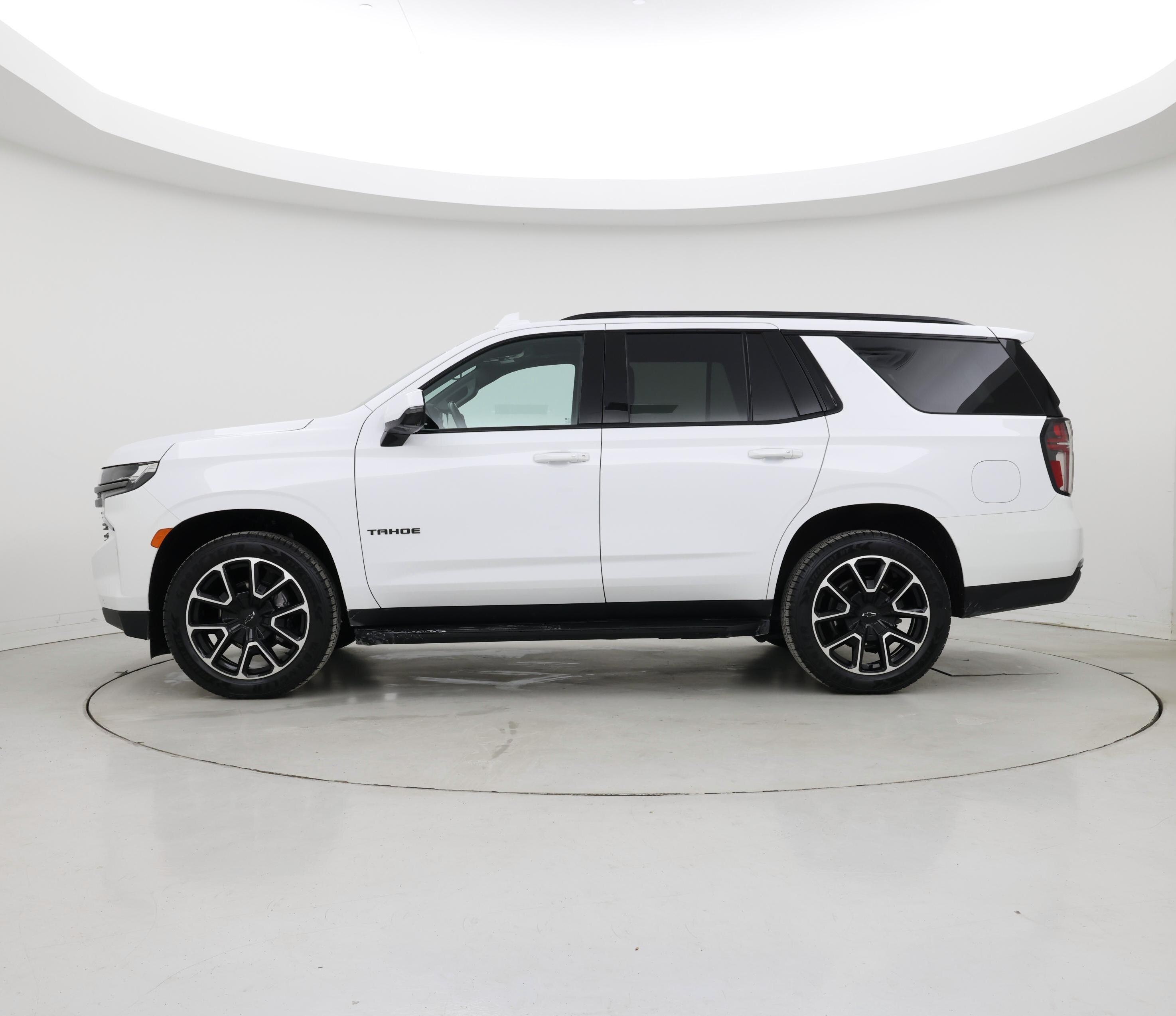 Thumbnail: 2022 Chevrolet Tahoe - 3