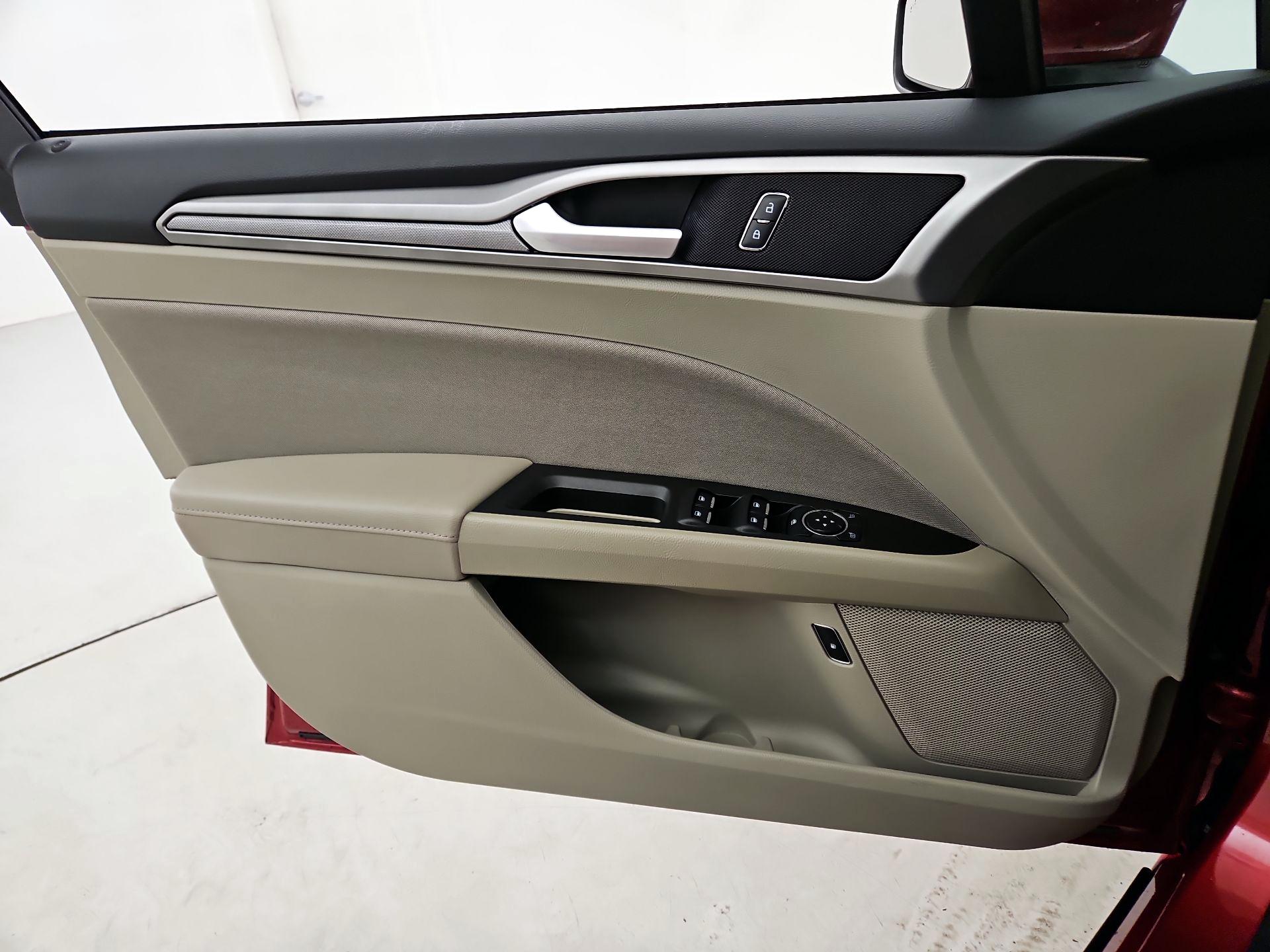 Thumbnail: 2020 Ford Fusion - 12