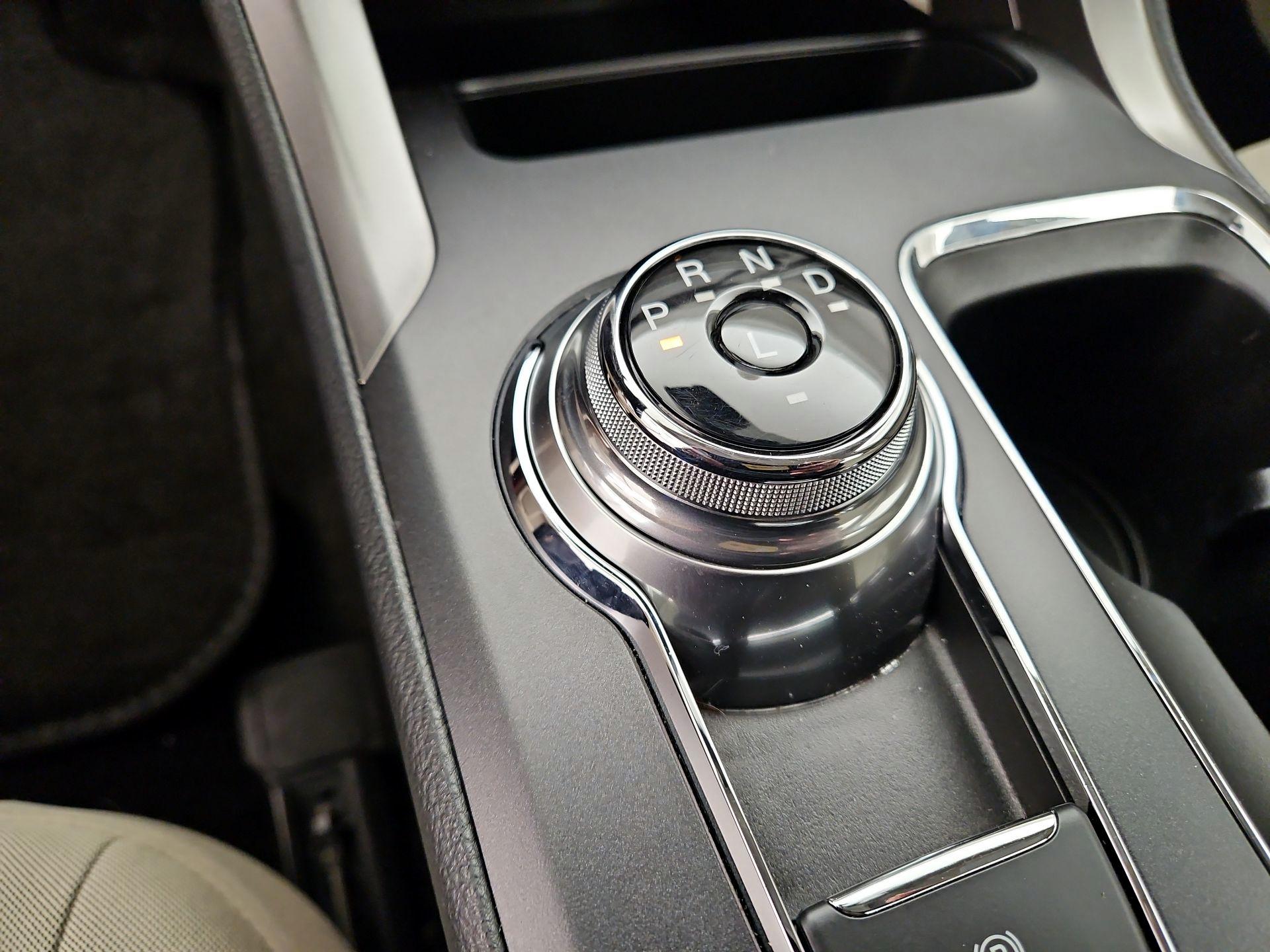 Thumbnail: 2020 Ford Fusion - 18