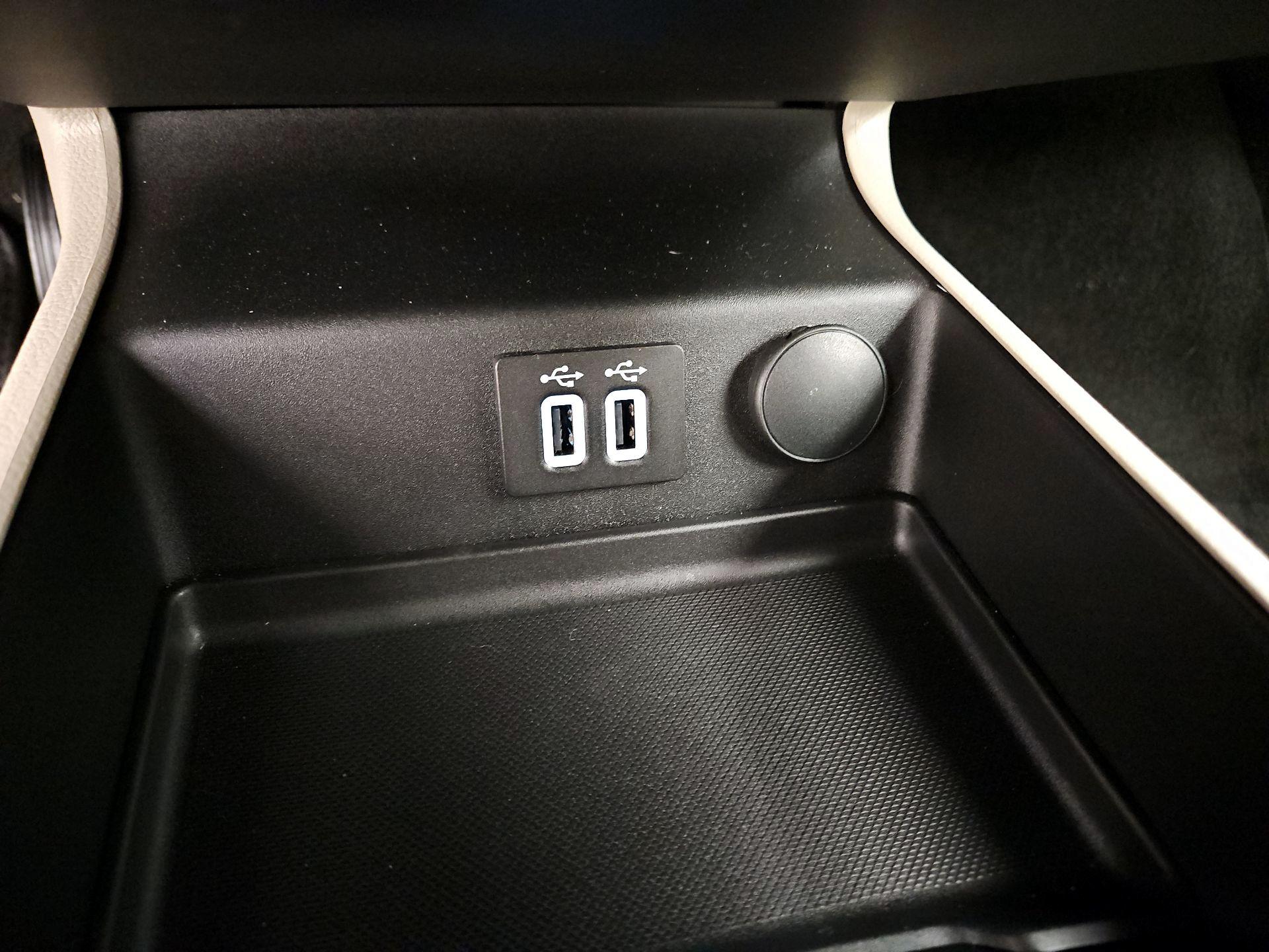 Thumbnail: 2020 Ford Fusion - 19