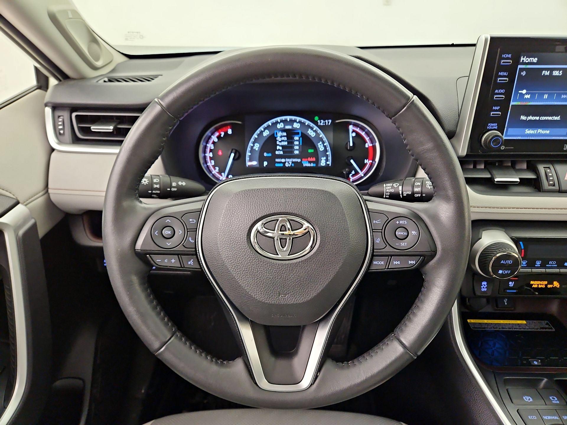 Thumbnail: 2021 Toyota RAV4 - 10