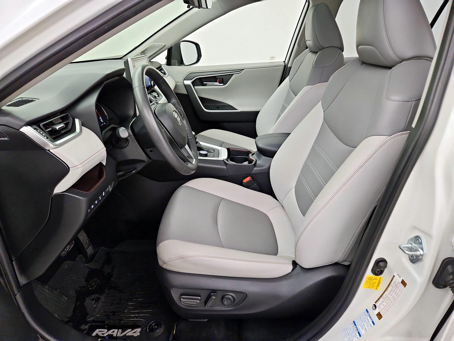 Thumbnail: 2021 Toyota RAV4 - 11