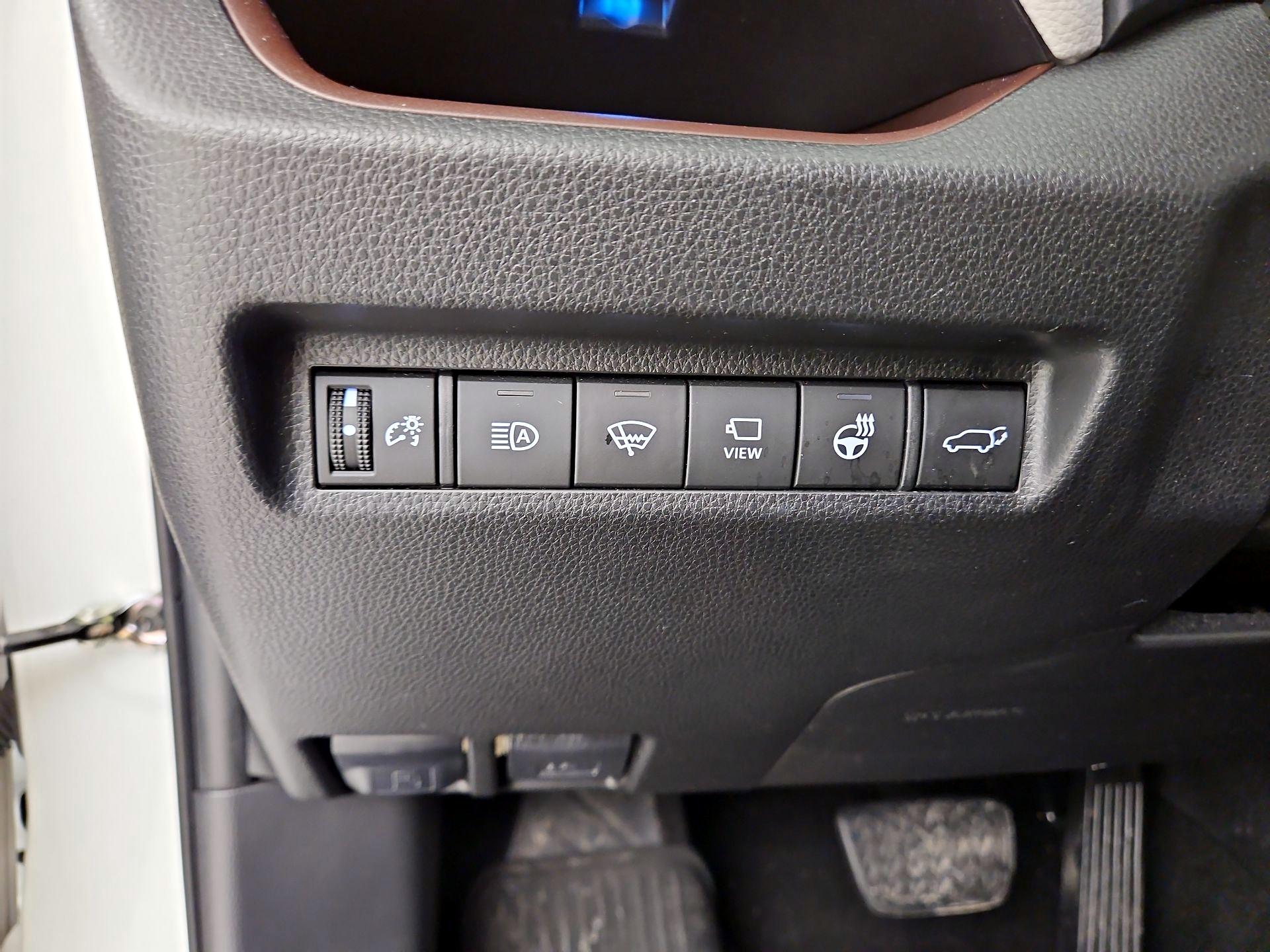 Thumbnail: 2021 Toyota RAV4 - 13