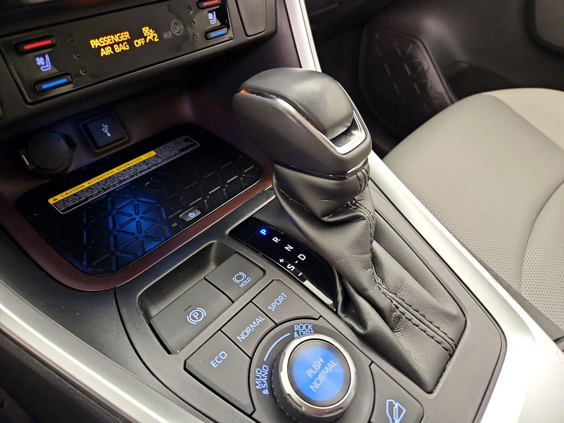 Thumbnail: 2021 Toyota RAV4 - 18