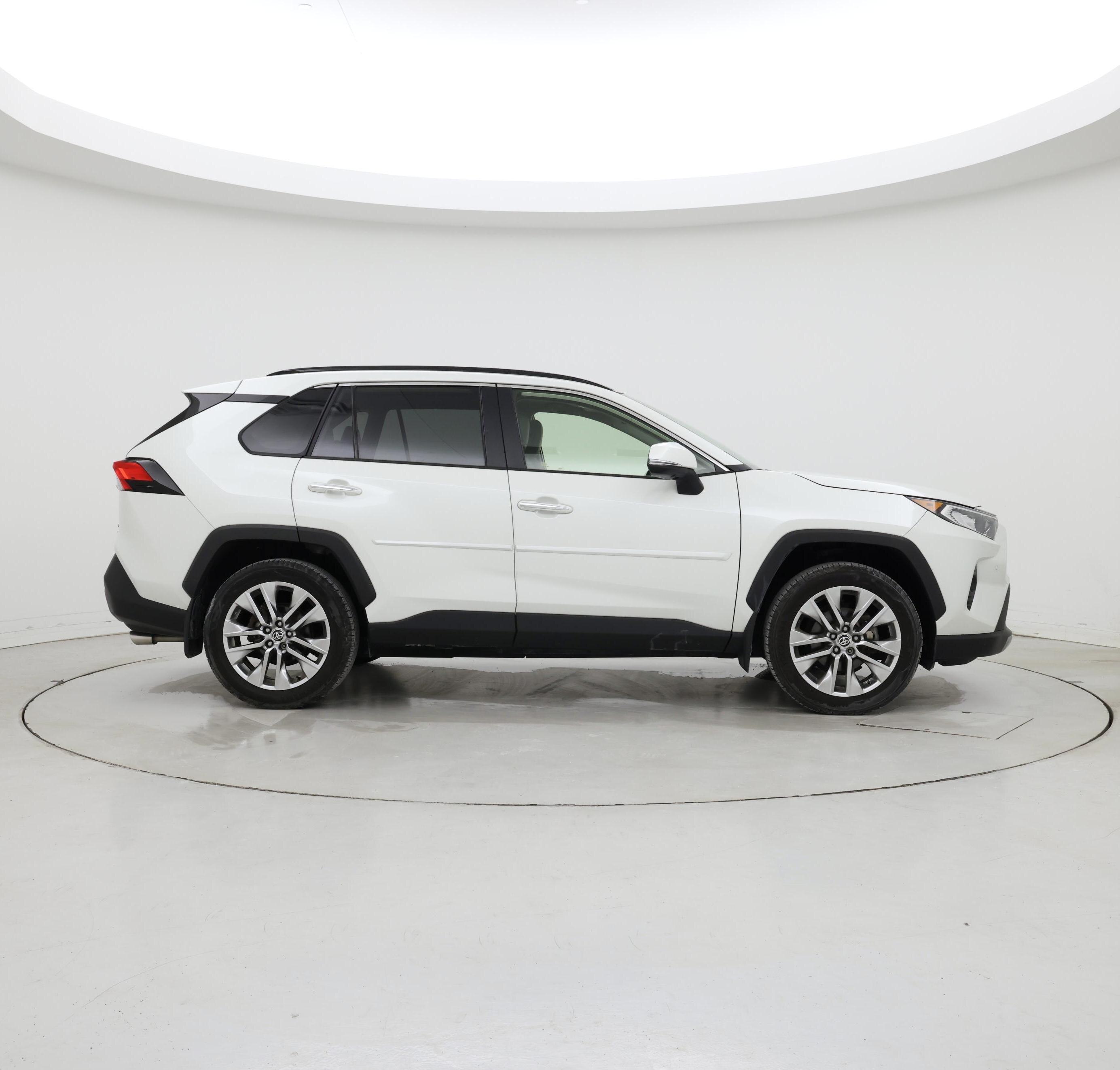 Thumbnail: 2021 Toyota RAV4 - 7