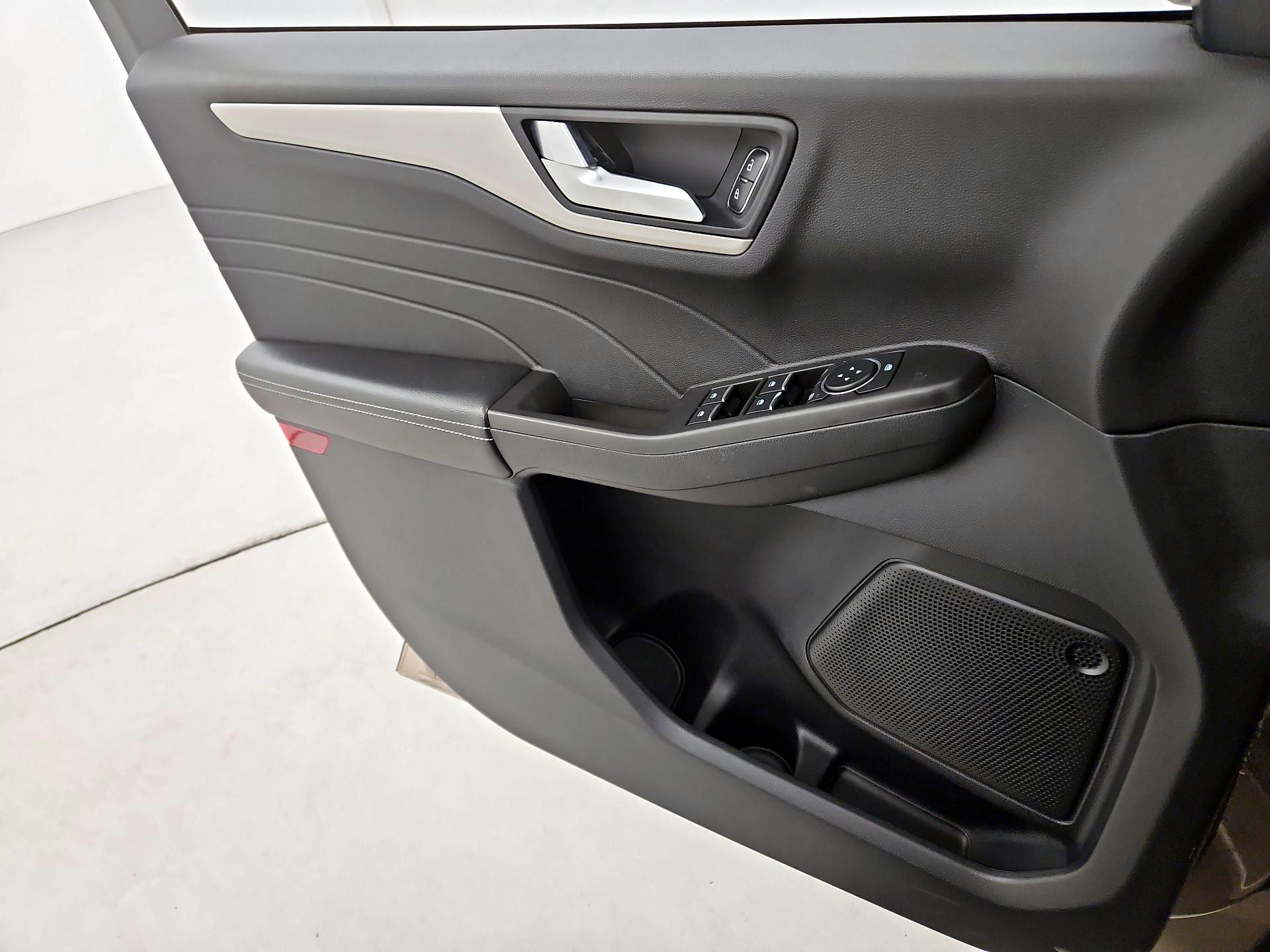 Thumbnail: 2021 Ford Escape - 12