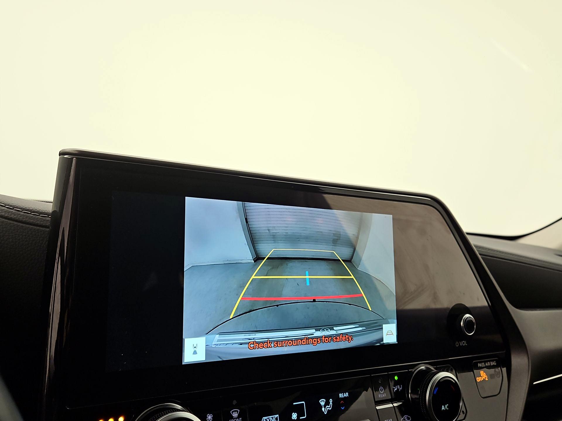 Thumbnail: 2023 Toyota Highlander - 14