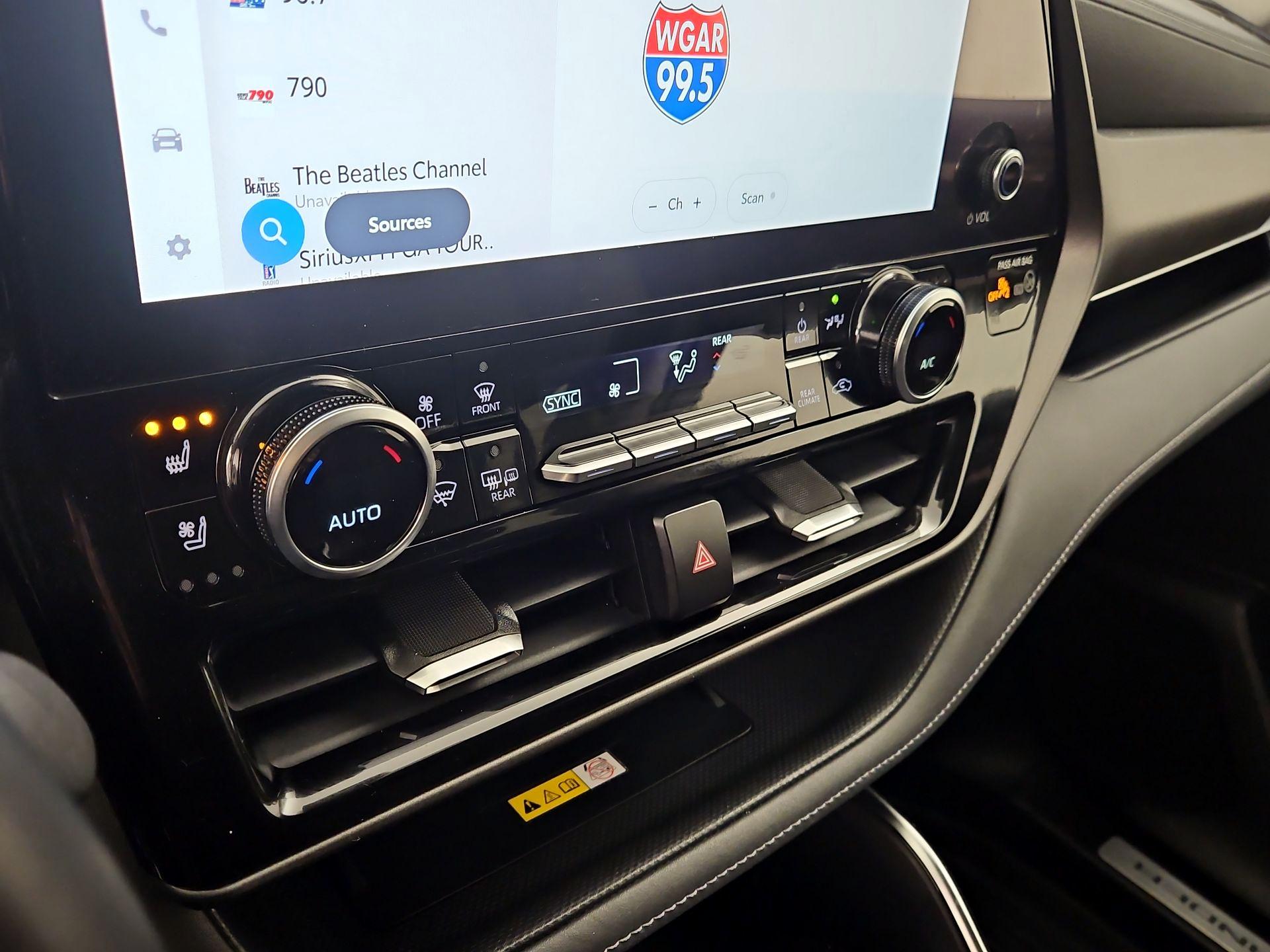 Thumbnail: 2023 Toyota Highlander - 16