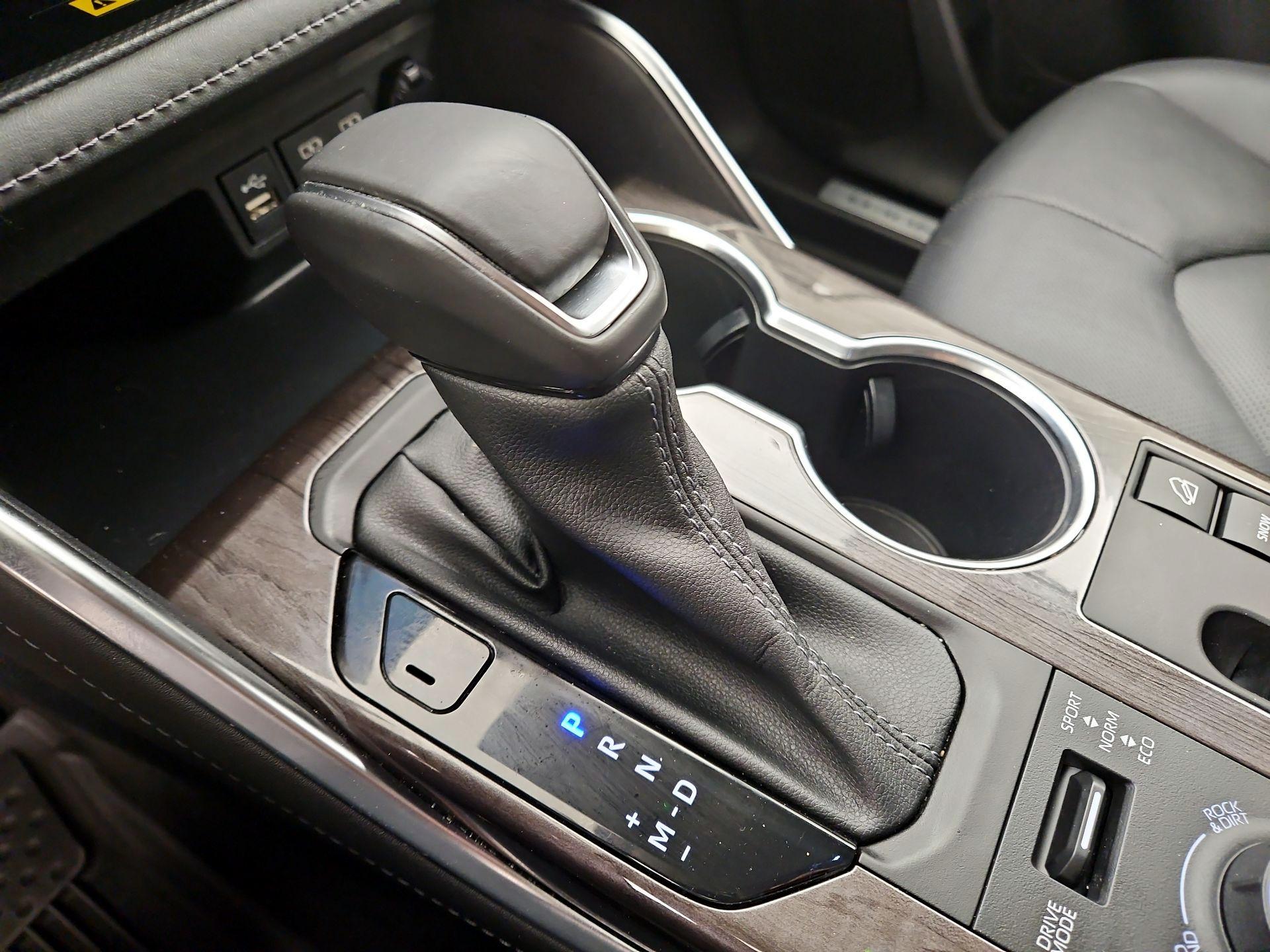 Thumbnail: 2023 Toyota Highlander - 17