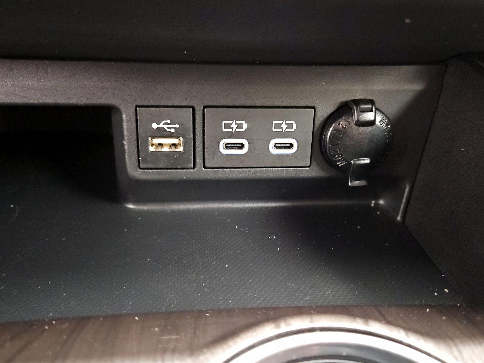 Thumbnail: 2023 Toyota Highlander - 18