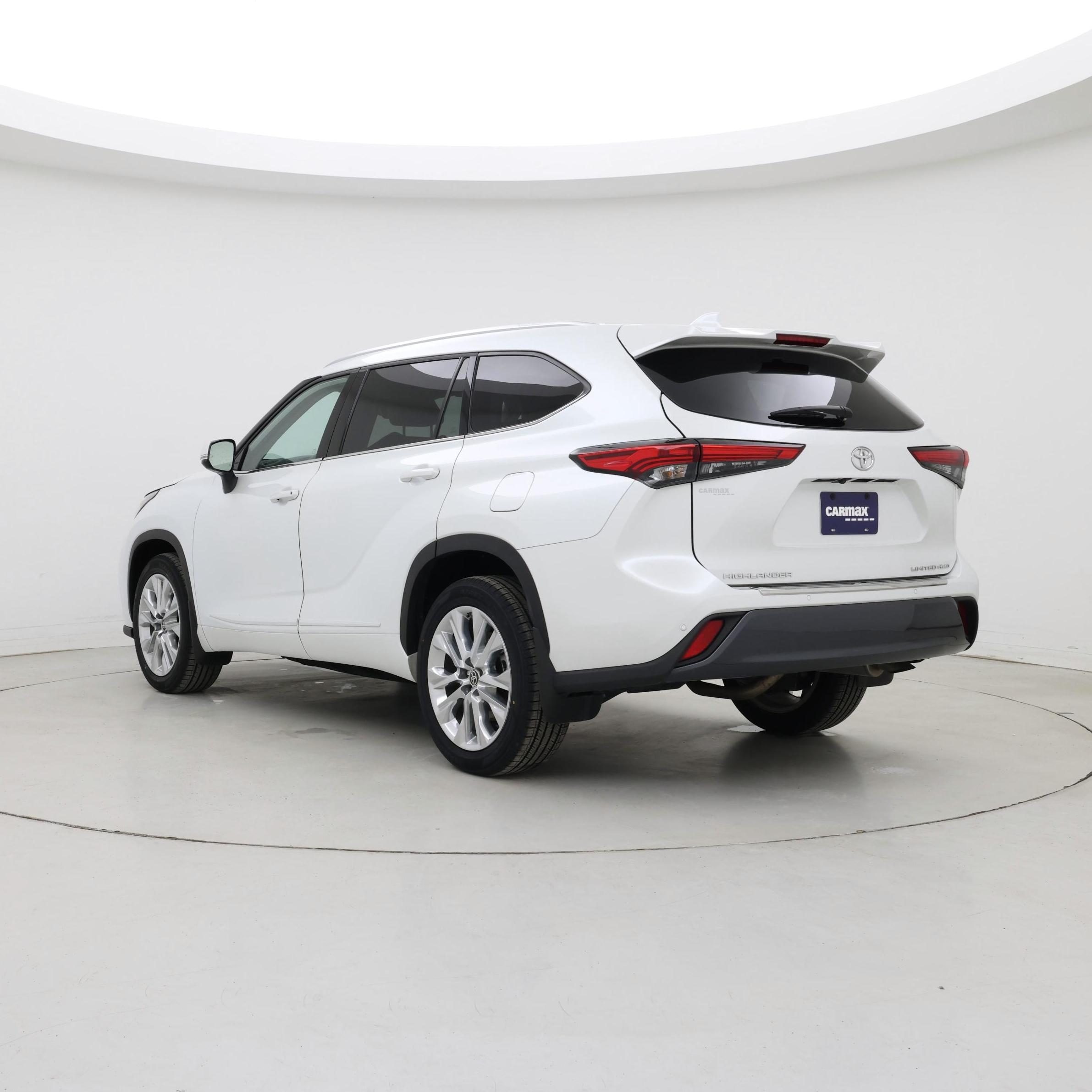 Thumbnail: 2023 Toyota Highlander - 2