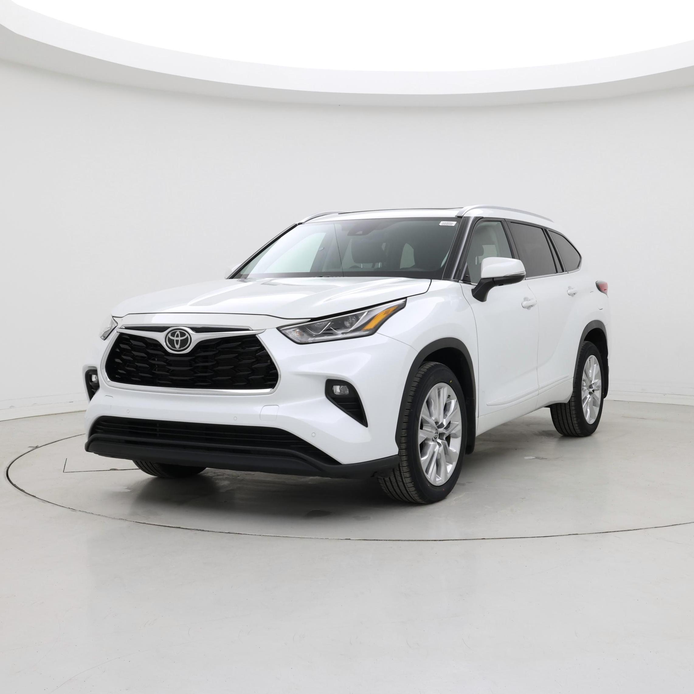 Thumbnail: 2023 Toyota Highlander - 4