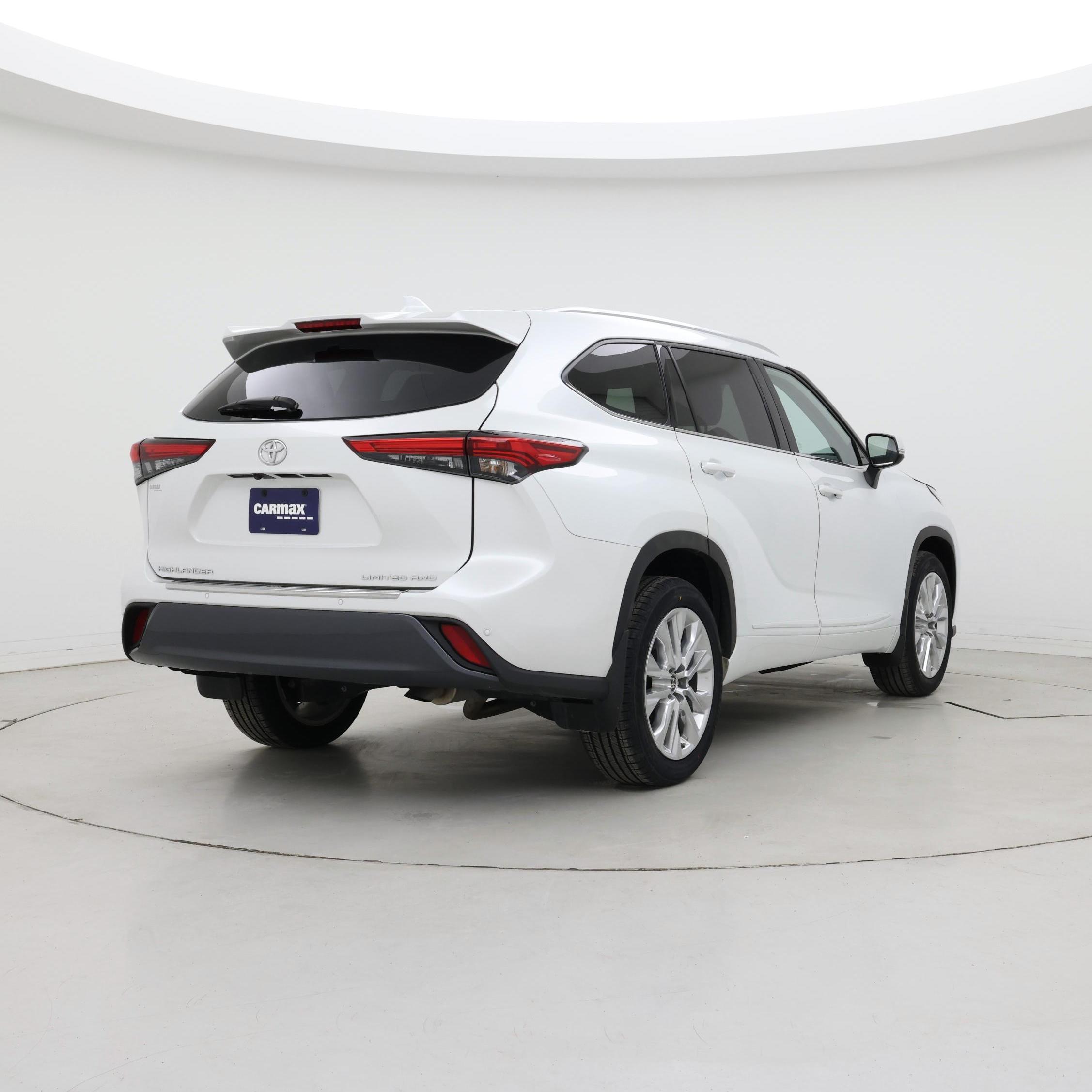 Thumbnail: 2023 Toyota Highlander - 8