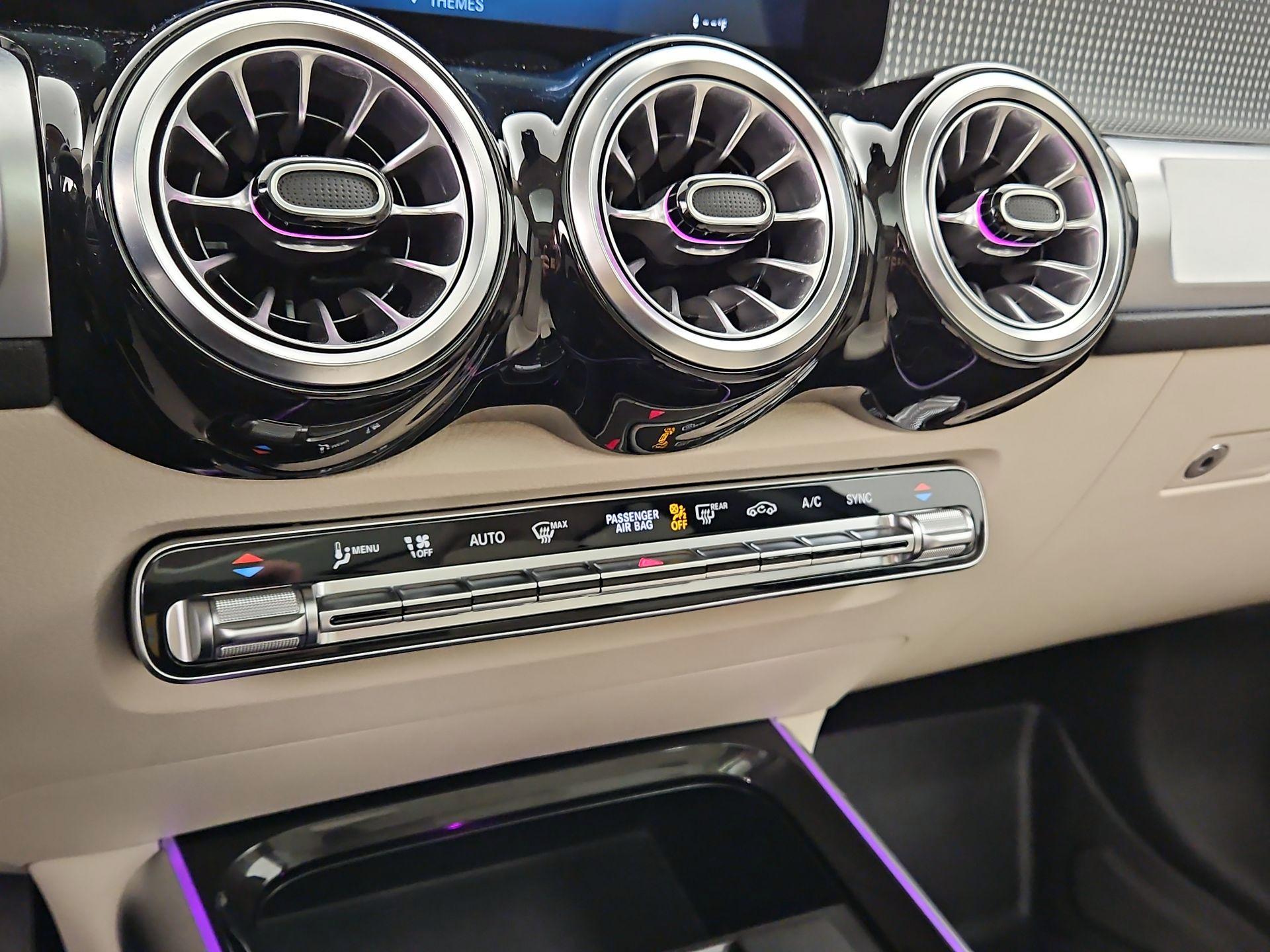 Thumbnail: 2022 Mercedes-Benz GLB - 17