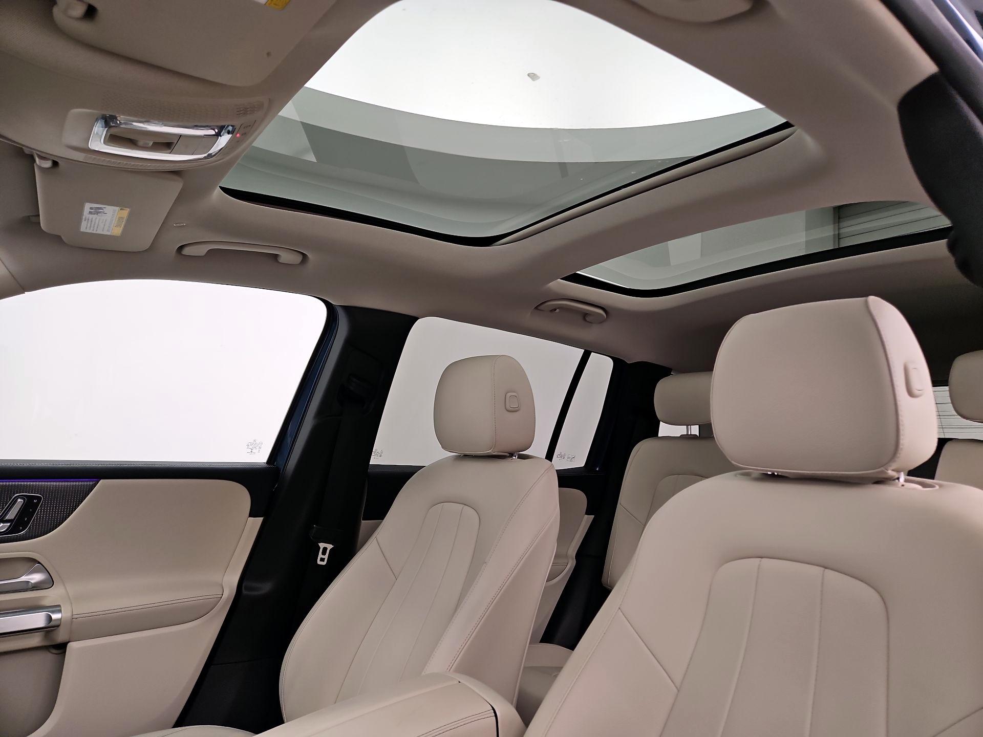 Thumbnail: 2022 Mercedes-Benz GLB - 20