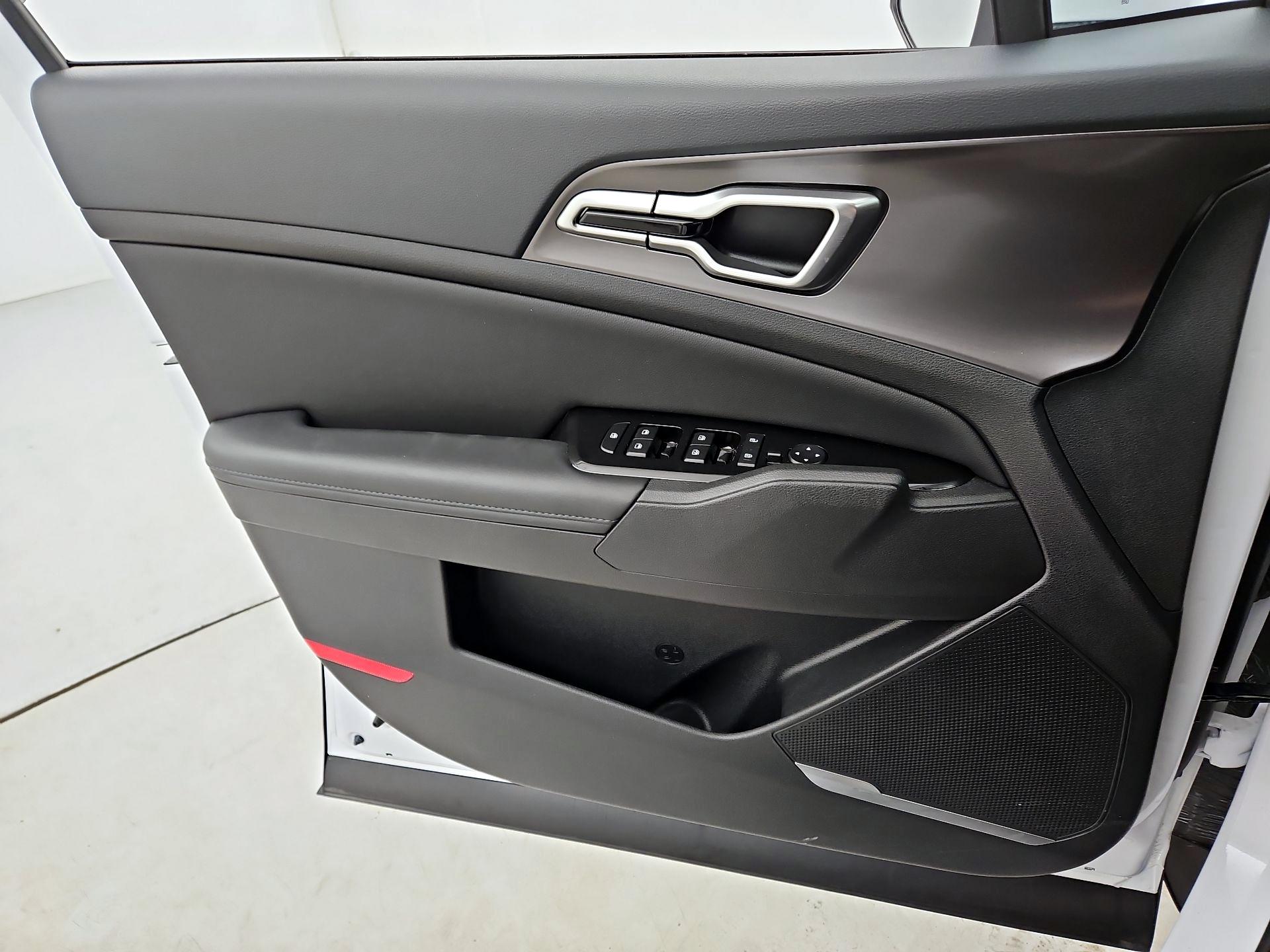 Thumbnail: 2023 Kia Sportage - 12