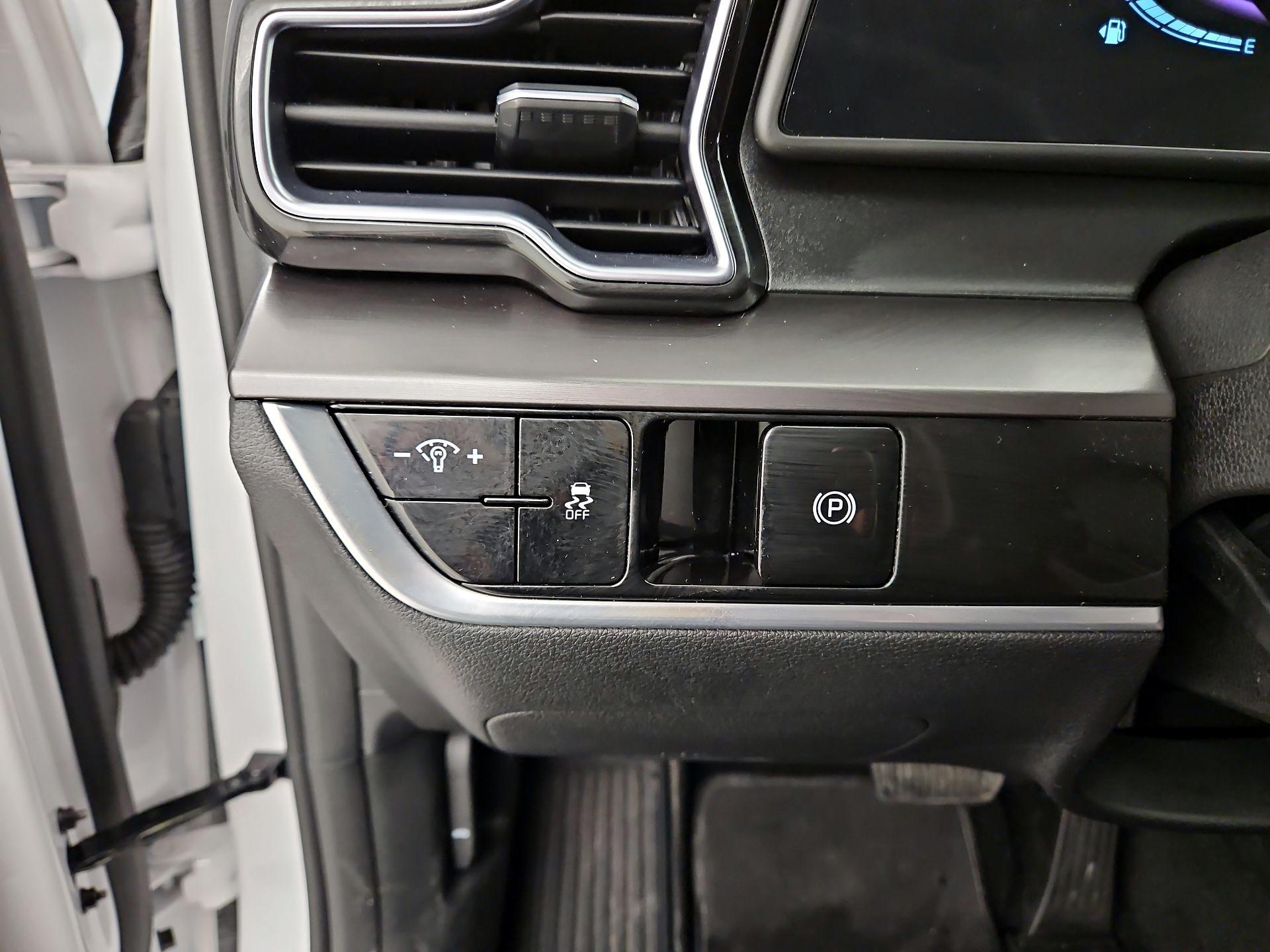 Thumbnail: 2023 Kia Sportage - 13