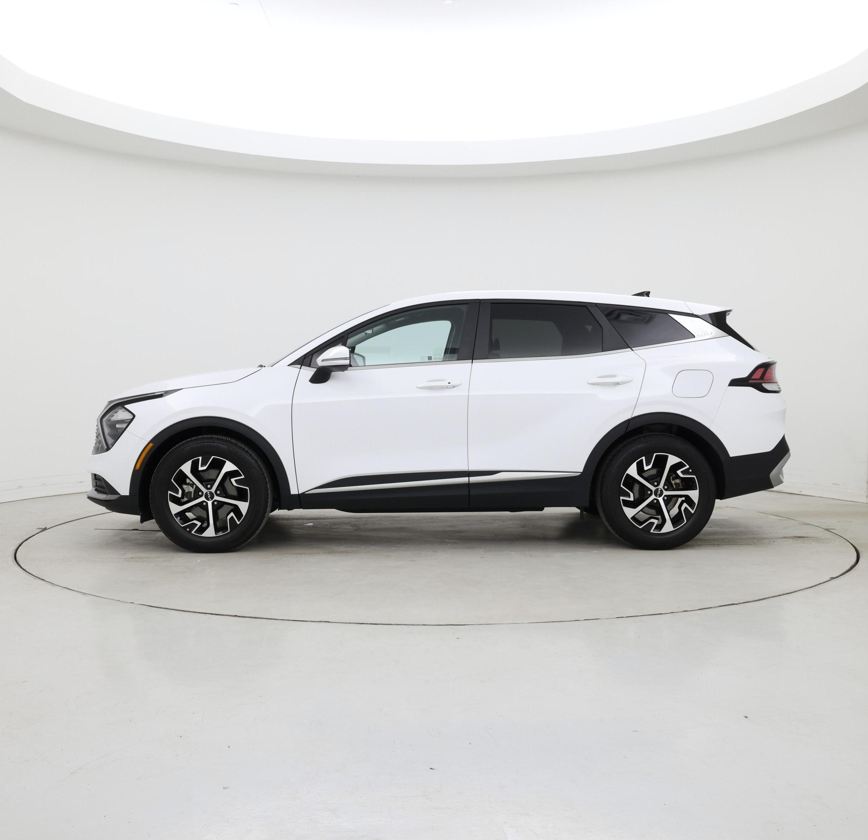 Thumbnail: 2023 Kia Sportage - 3