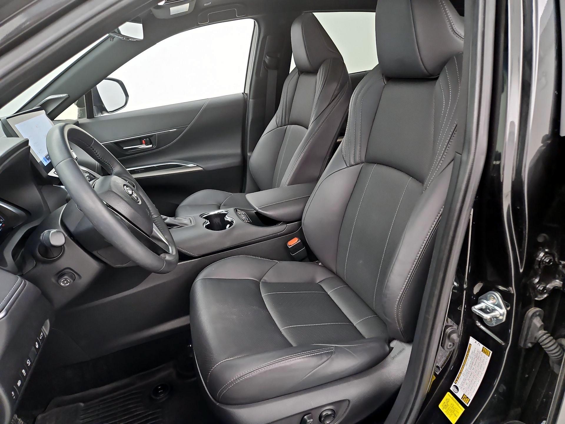 Thumbnail: 2023 Toyota Venza - 11