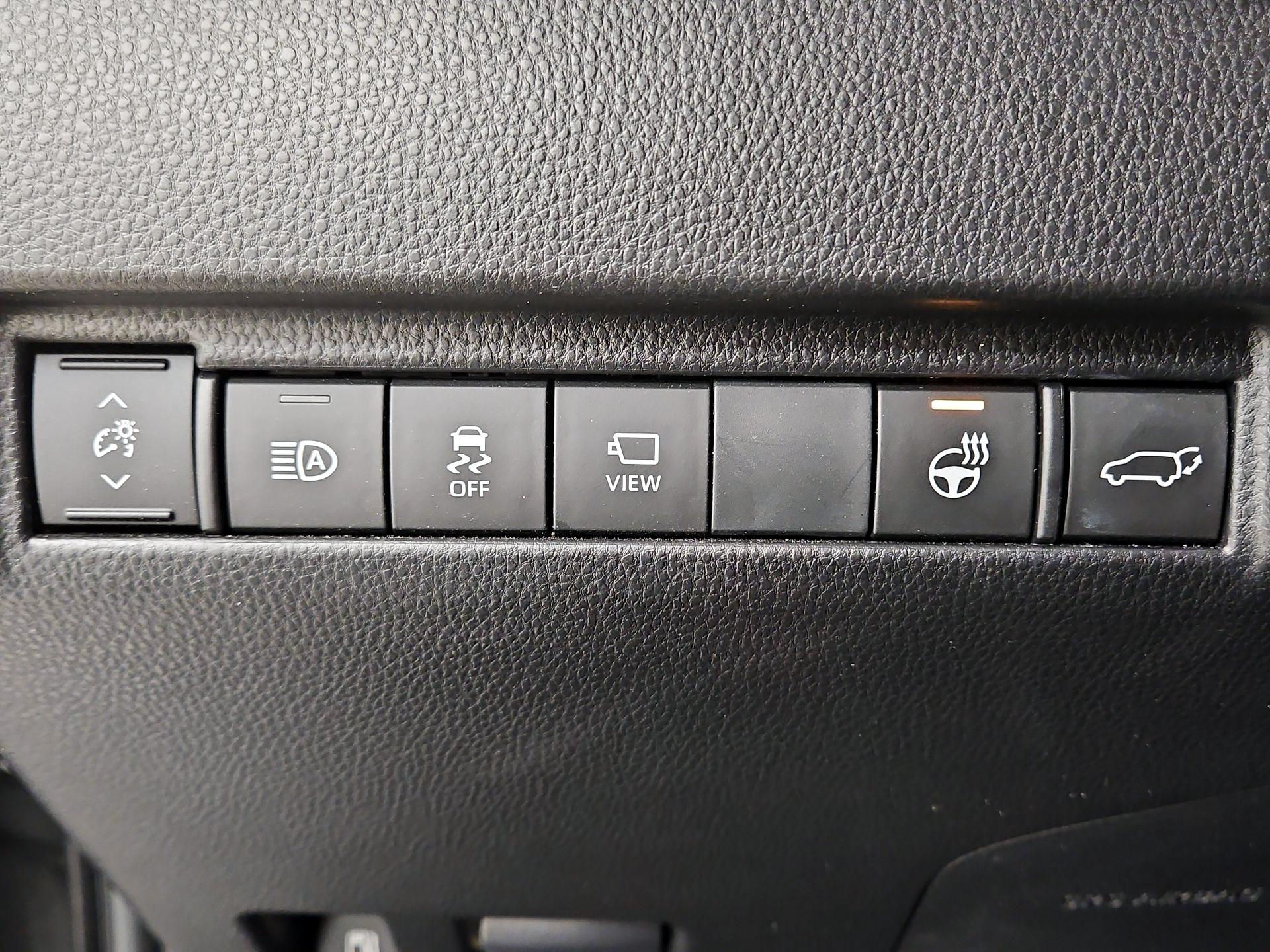 Thumbnail: 2023 Toyota Venza - 13