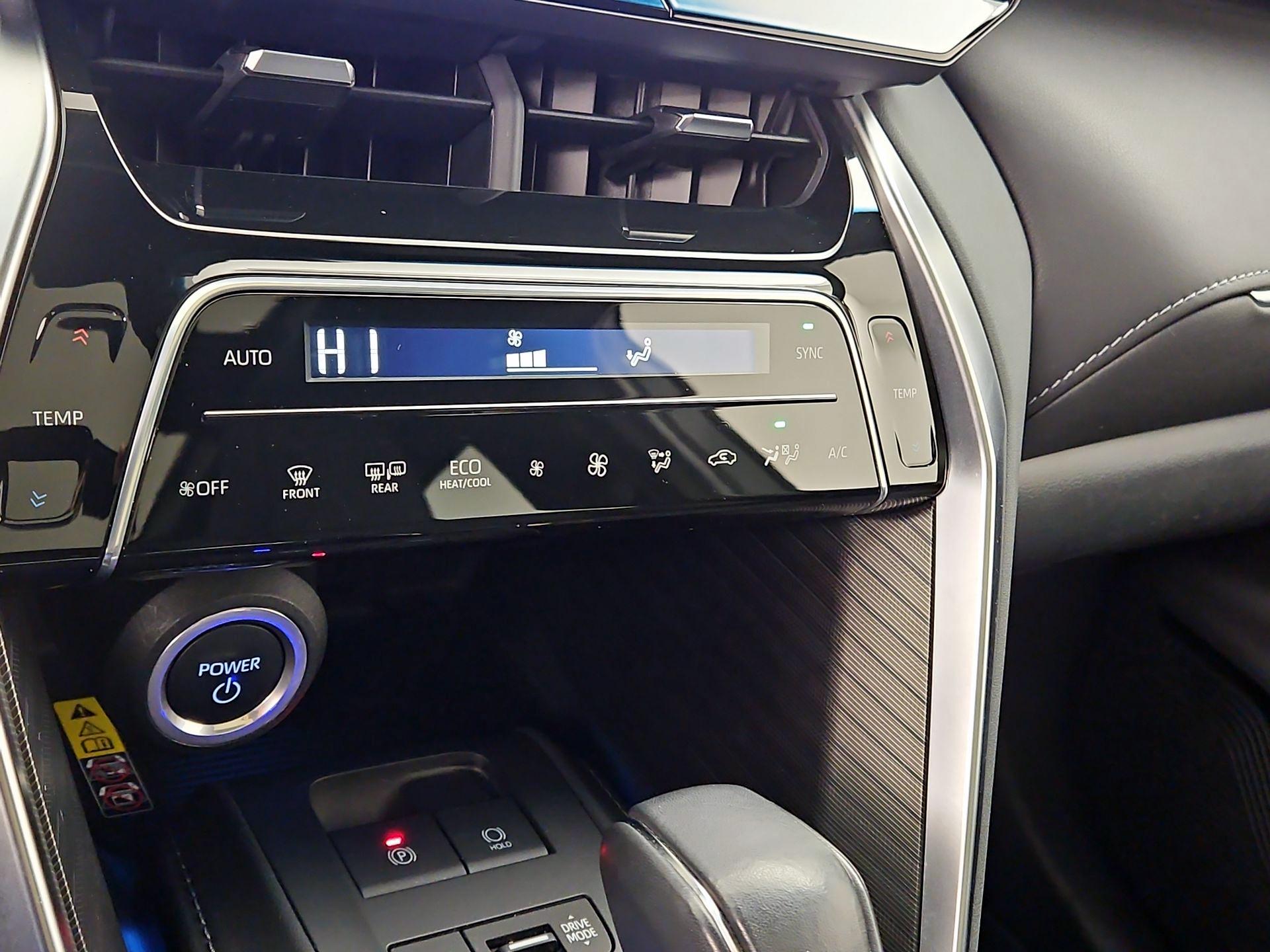 Thumbnail: 2023 Toyota Venza - 16