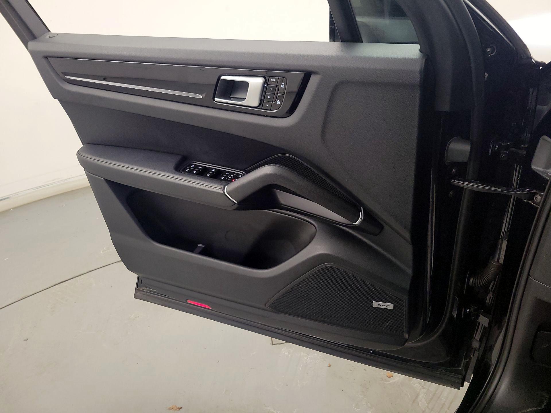 Thumbnail: 2019 Porsche Cayenne - 12