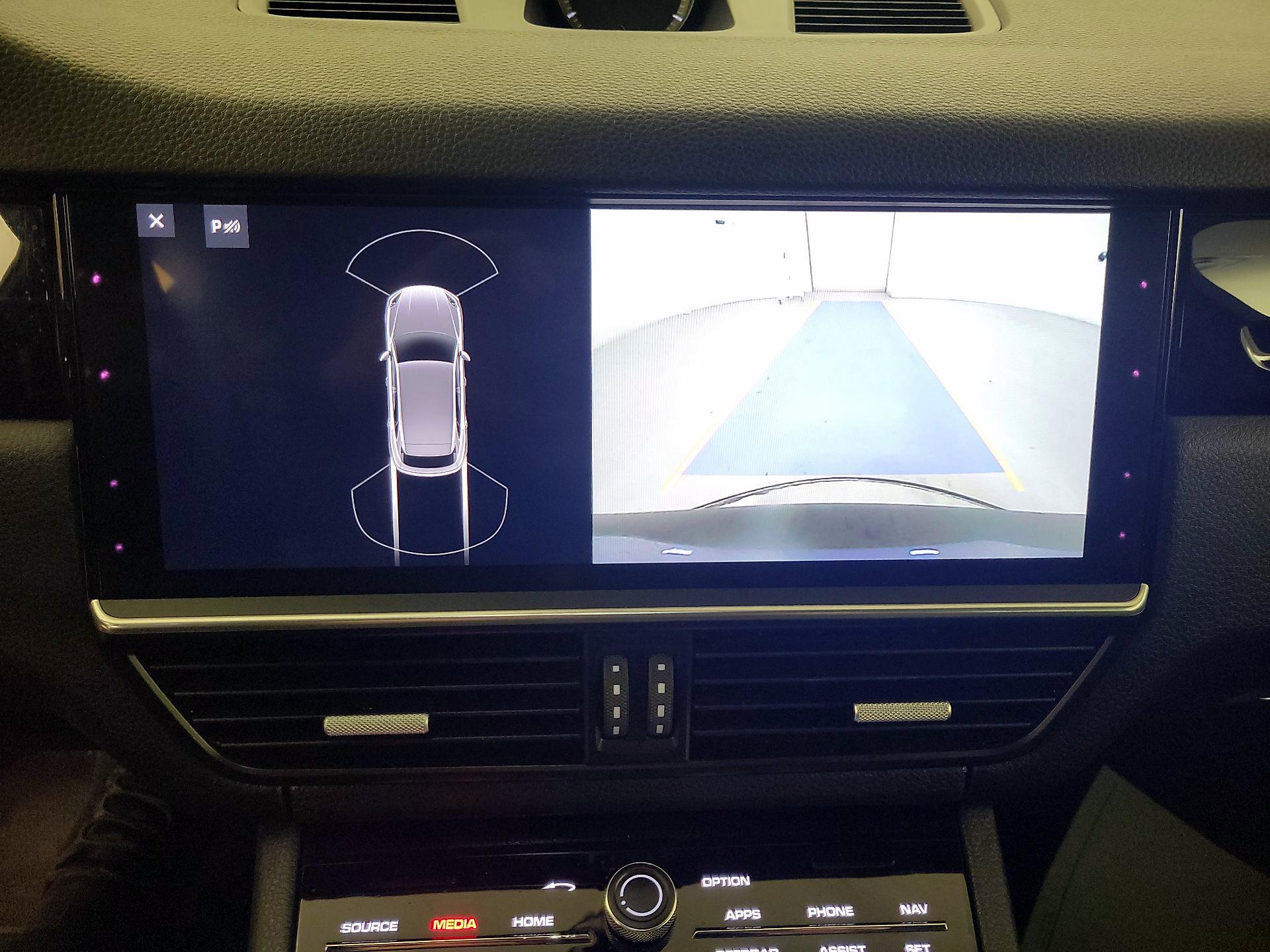 Thumbnail: 2019 Porsche Cayenne - 15