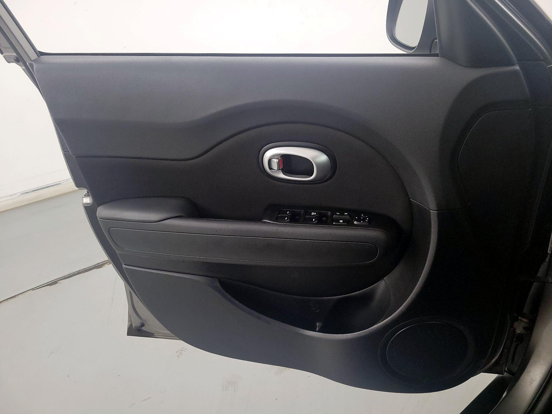 Thumbnail: 2015 Kia Soul - 12