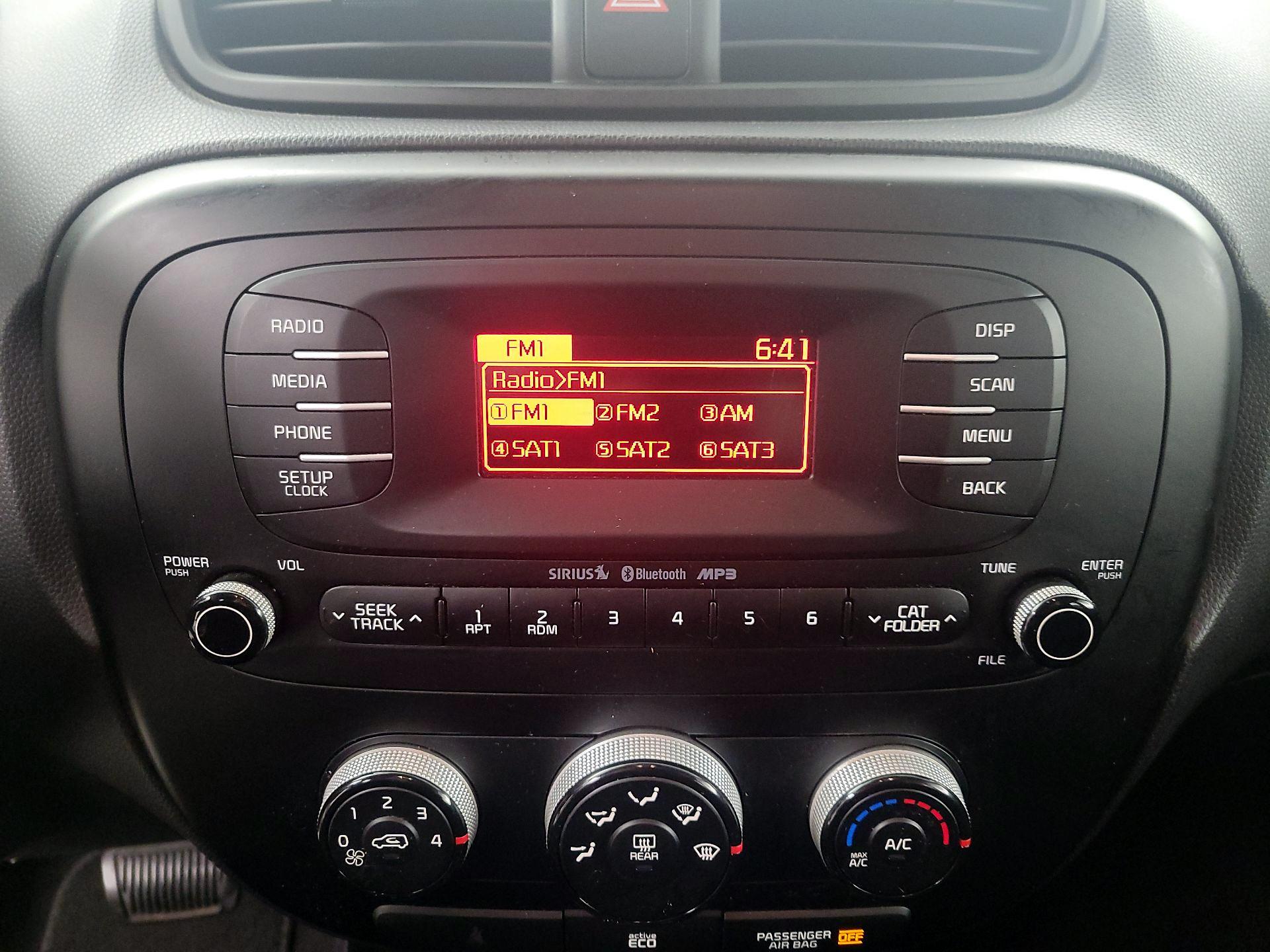 Thumbnail: 2015 Kia Soul - 14