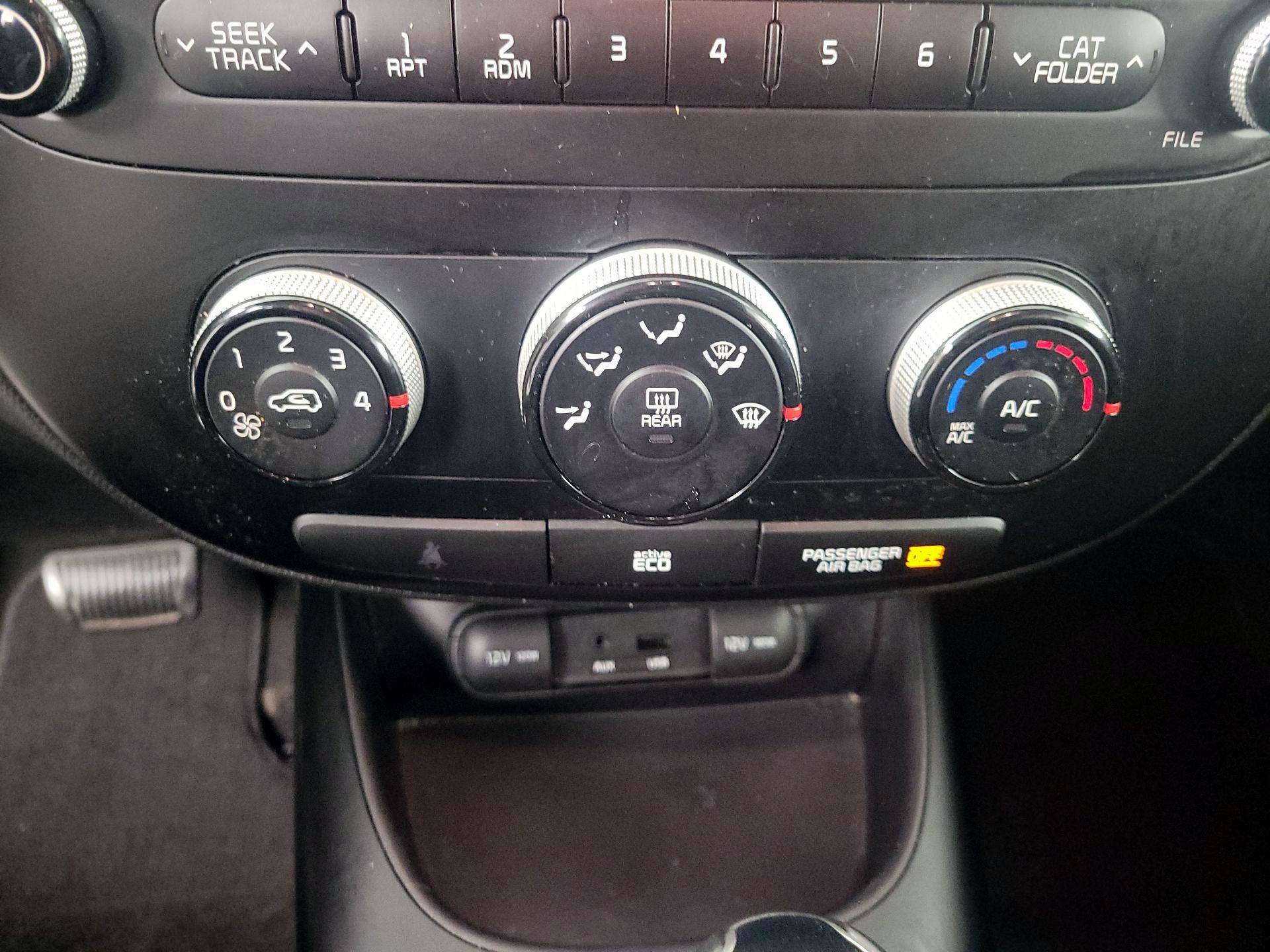 Thumbnail: 2015 Kia Soul - 15