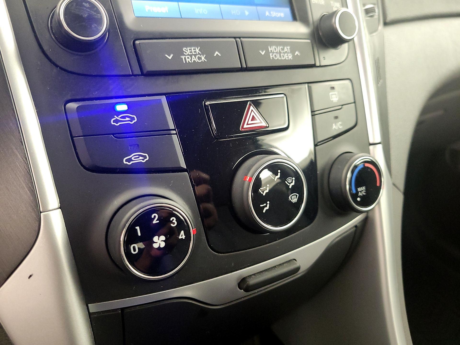 Thumbnail: 2014 Hyundai Sonata - 16