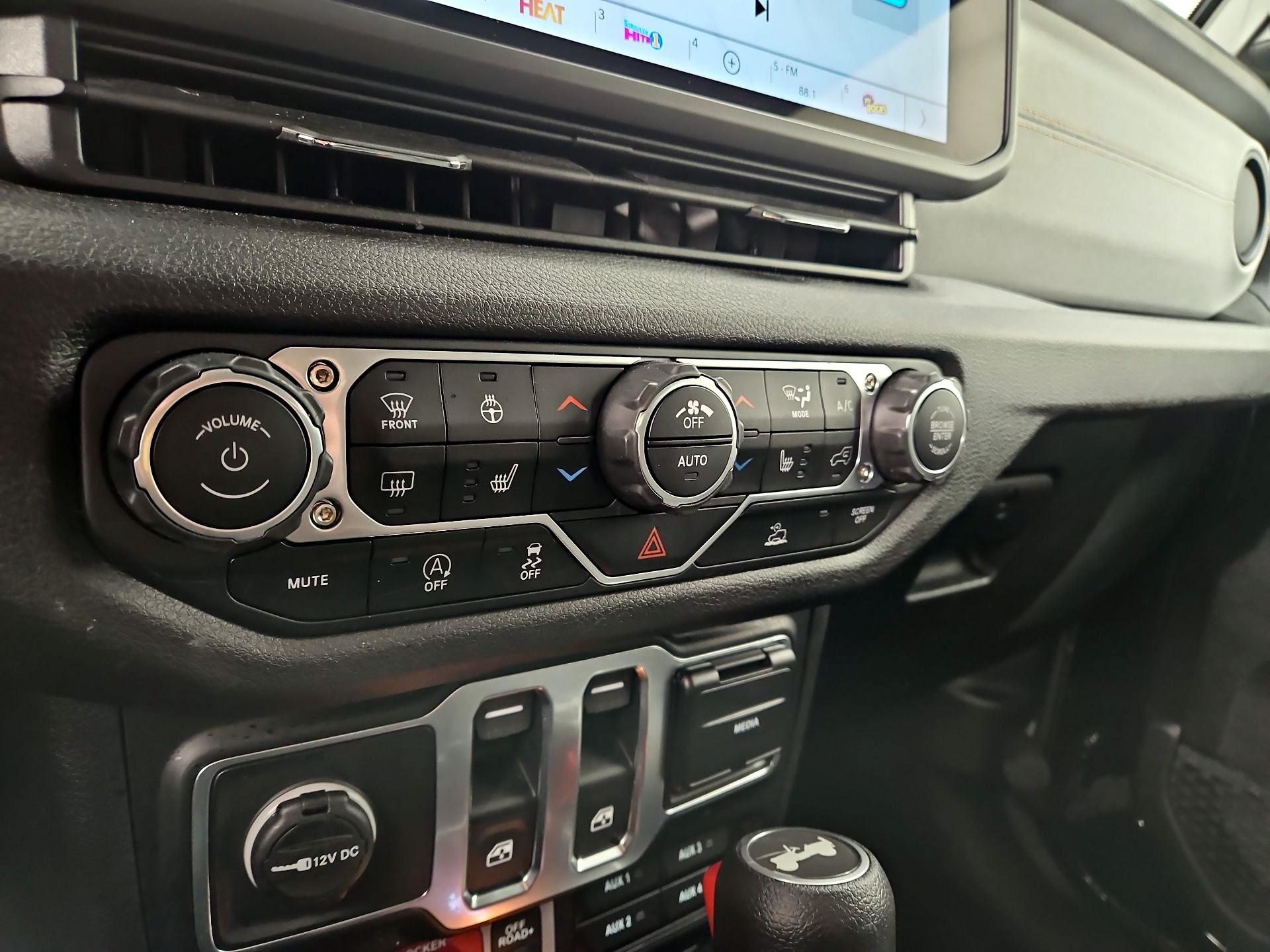 Thumbnail: 2024 Jeep Wrangler - 16