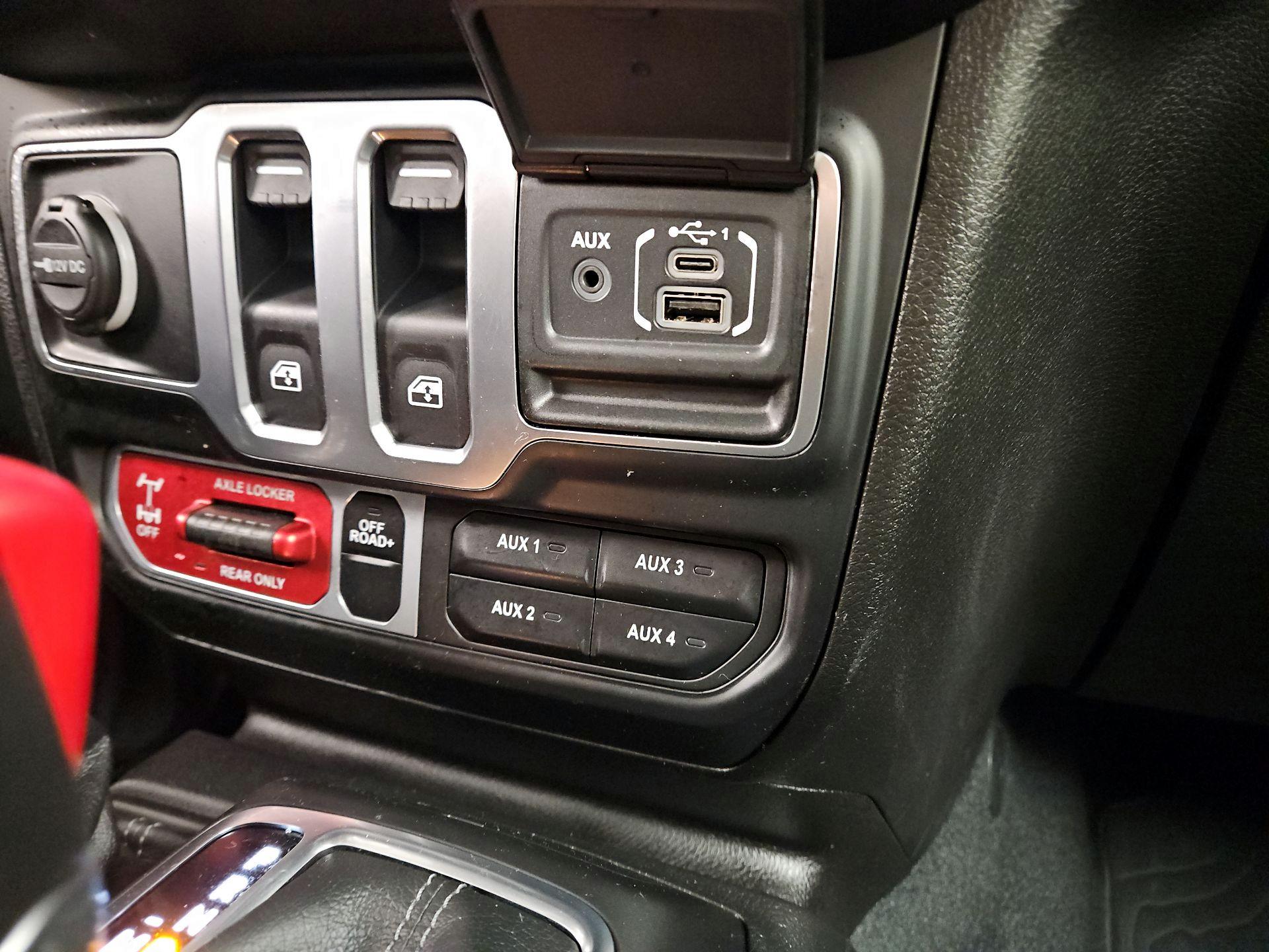 Thumbnail: 2024 Jeep Wrangler - 18