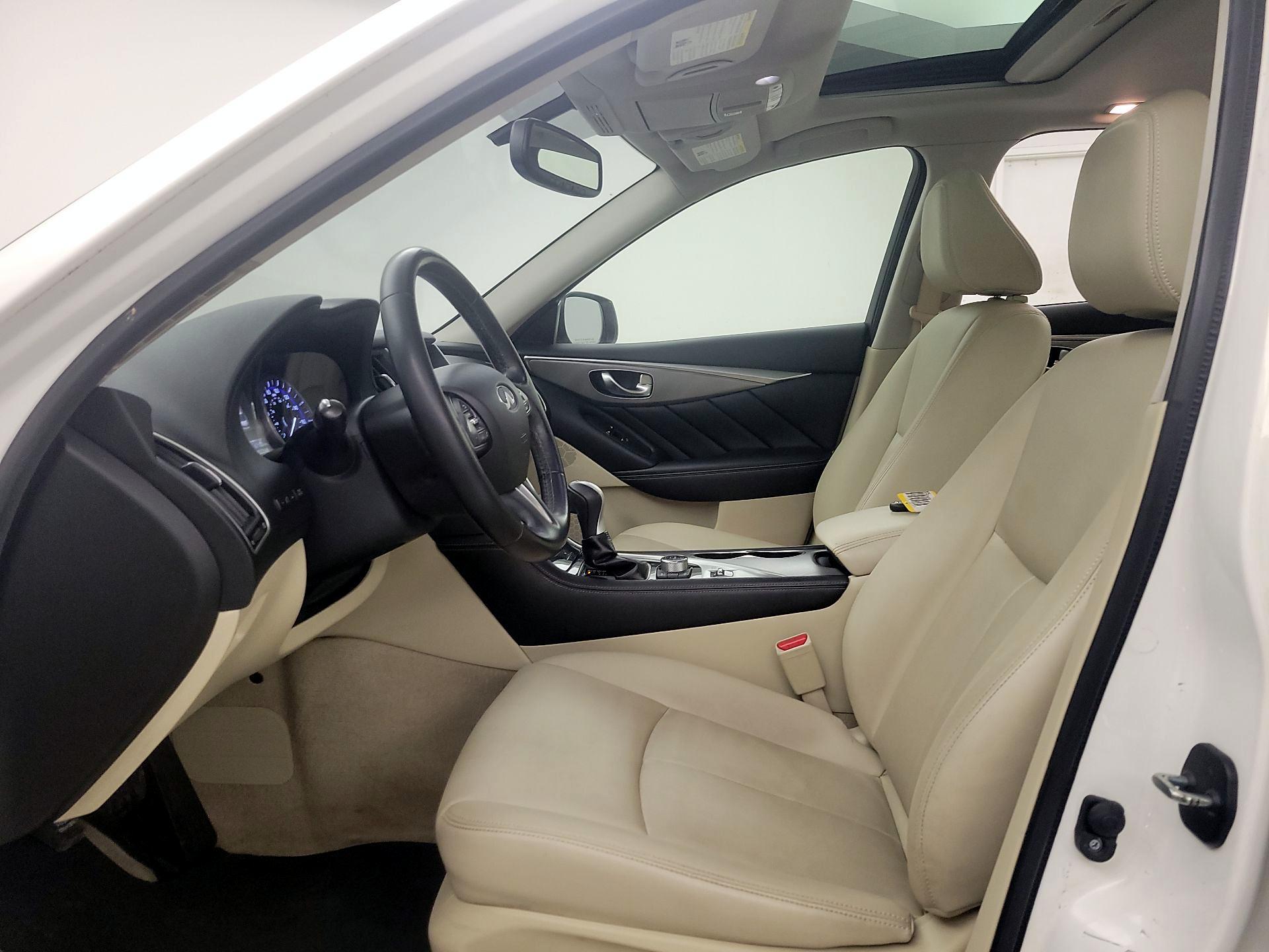 Thumbnail: 2015 INFINITI Q50 - 11