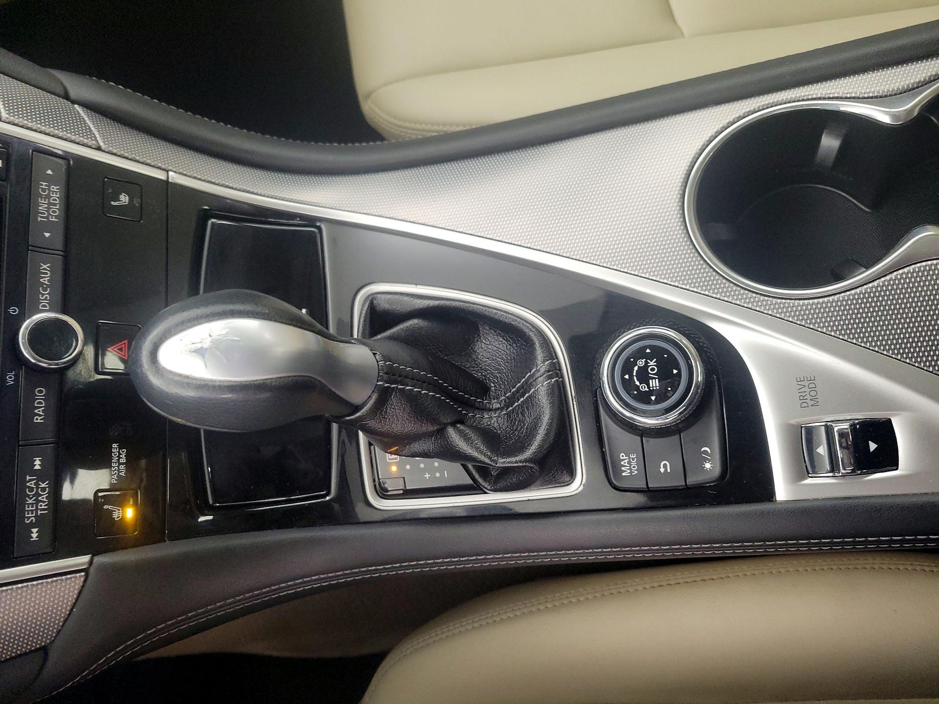 Thumbnail: 2015 INFINITI Q50 - 18