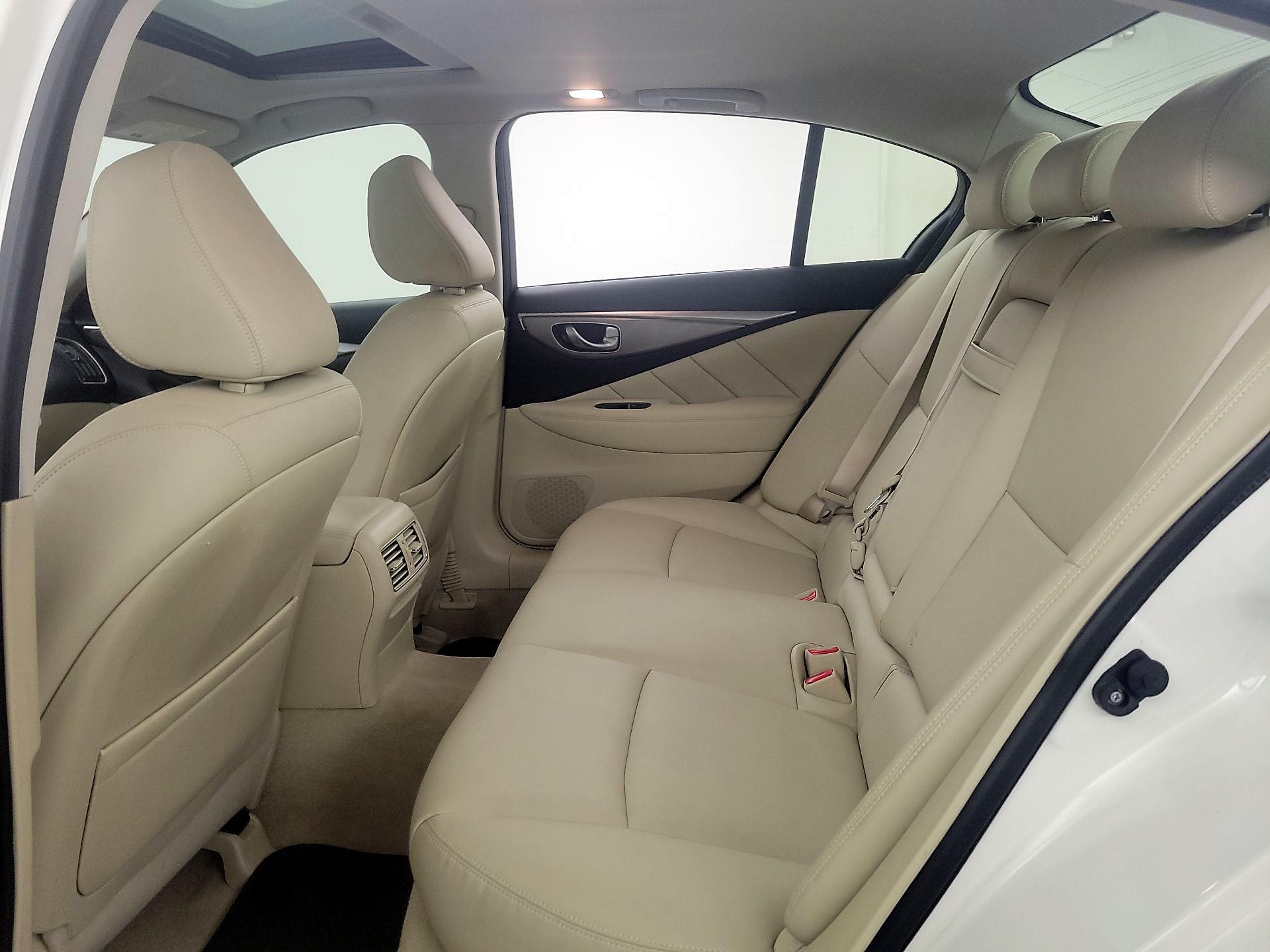 Thumbnail: 2015 INFINITI Q50 - 20