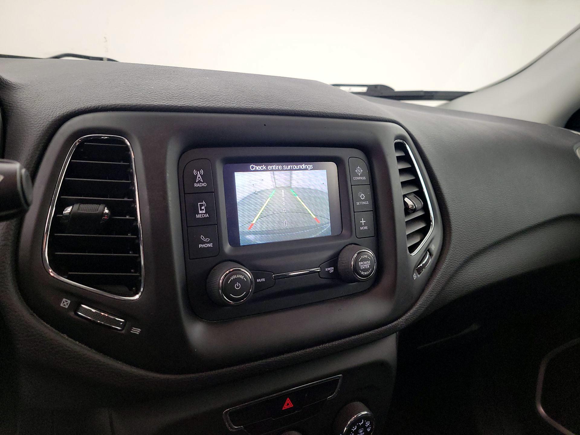 Thumbnail: 2018 Jeep Compass - 14