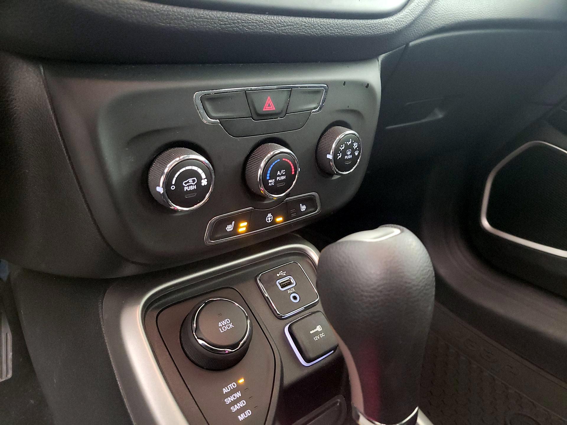 Thumbnail: 2018 Jeep Compass - 16