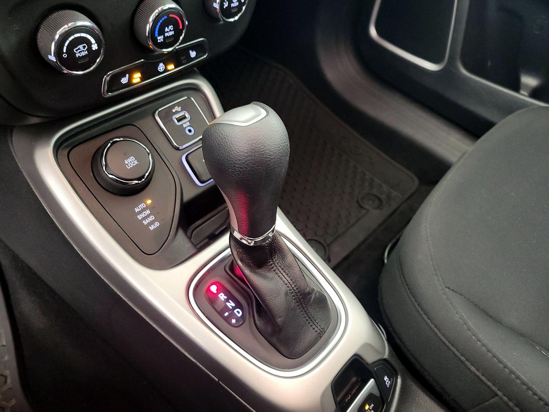 Thumbnail: 2018 Jeep Compass - 17