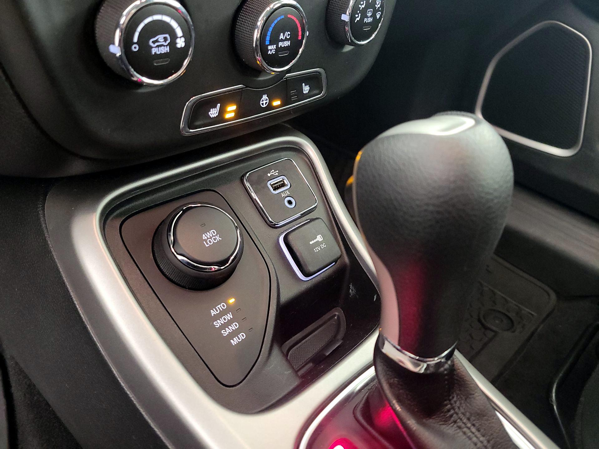 Thumbnail: 2018 Jeep Compass - 18