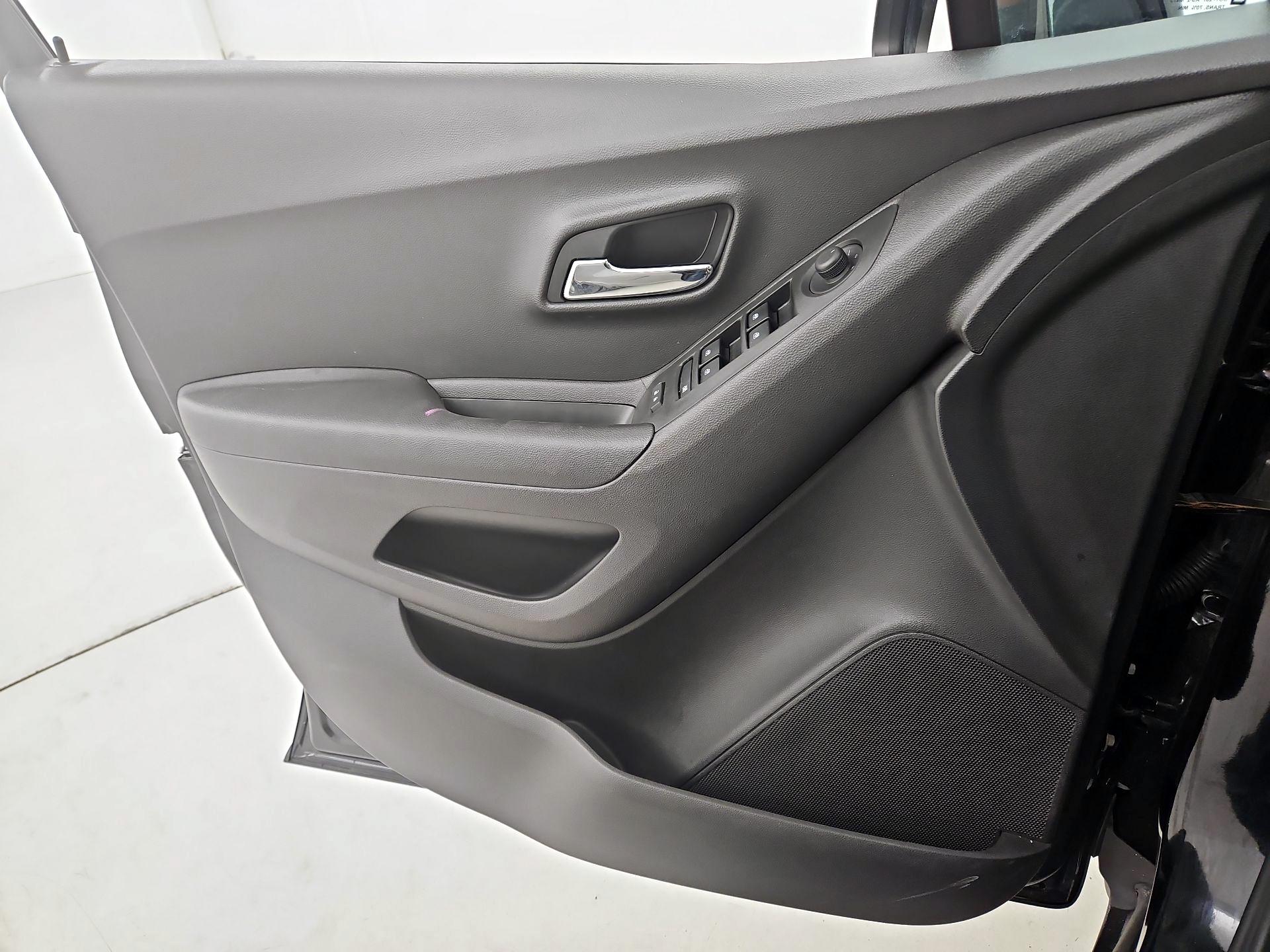 Thumbnail: 2020 Chevrolet Trax - 12