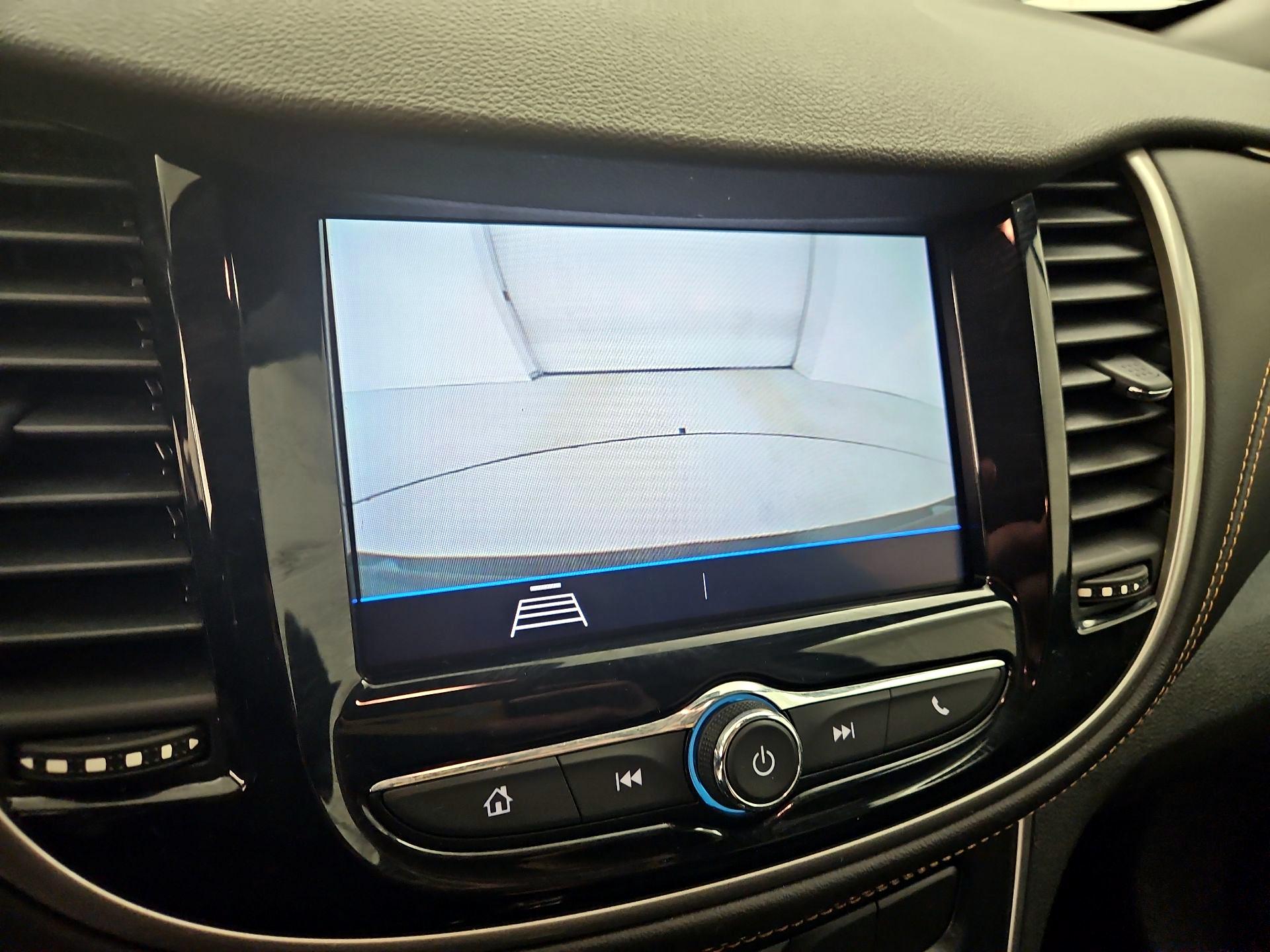 Thumbnail: 2020 Chevrolet Trax - 14