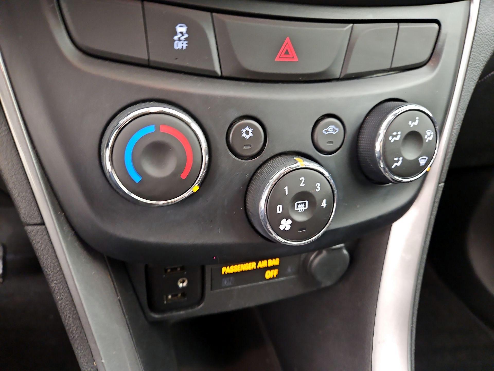 Thumbnail: 2020 Chevrolet Trax - 16