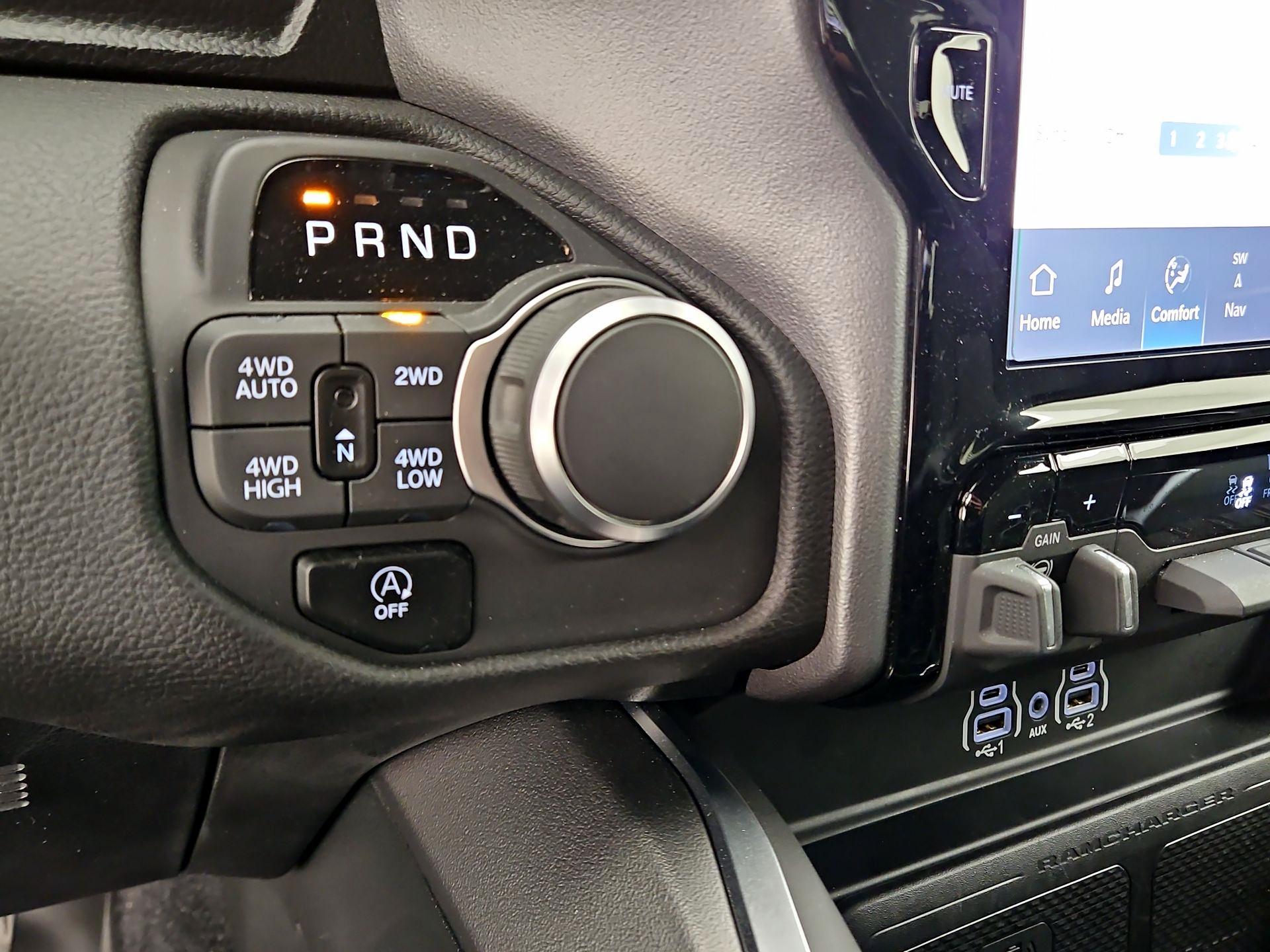 Thumbnail: 2025 RAM 1500 - 18